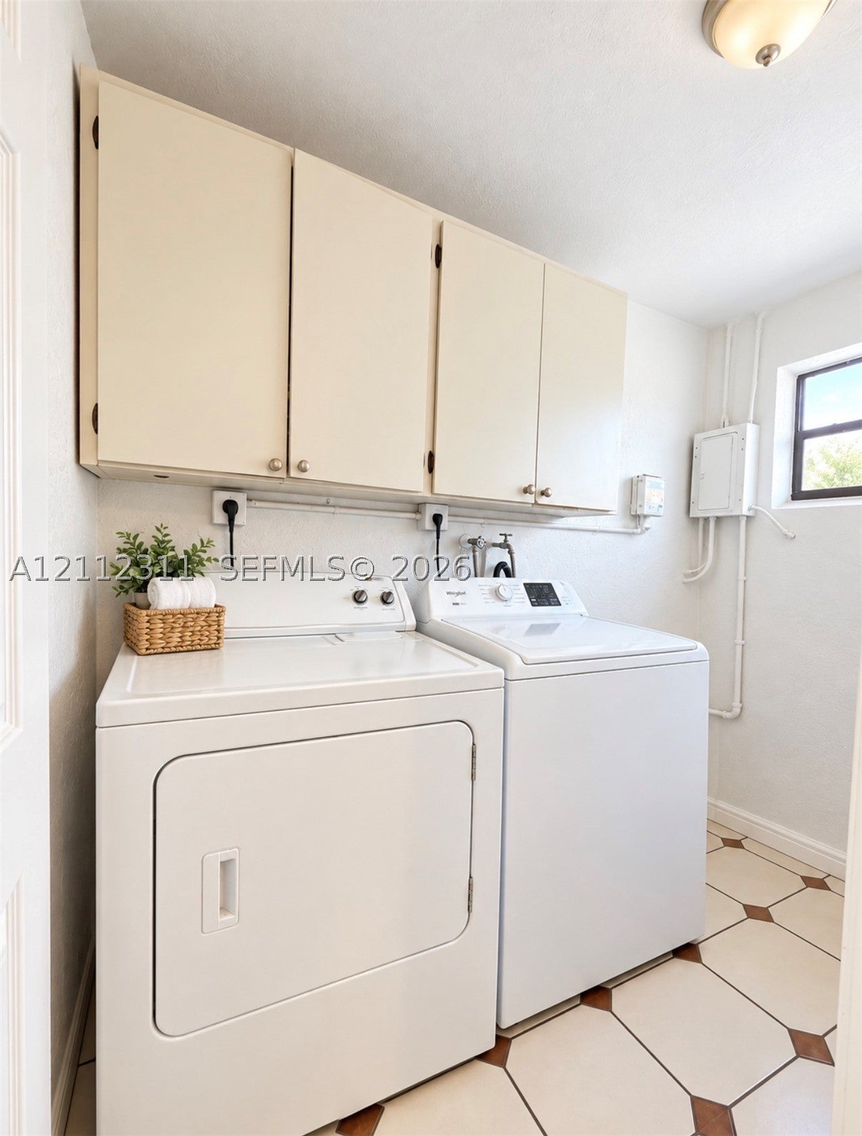 390 NW 49th Ave
