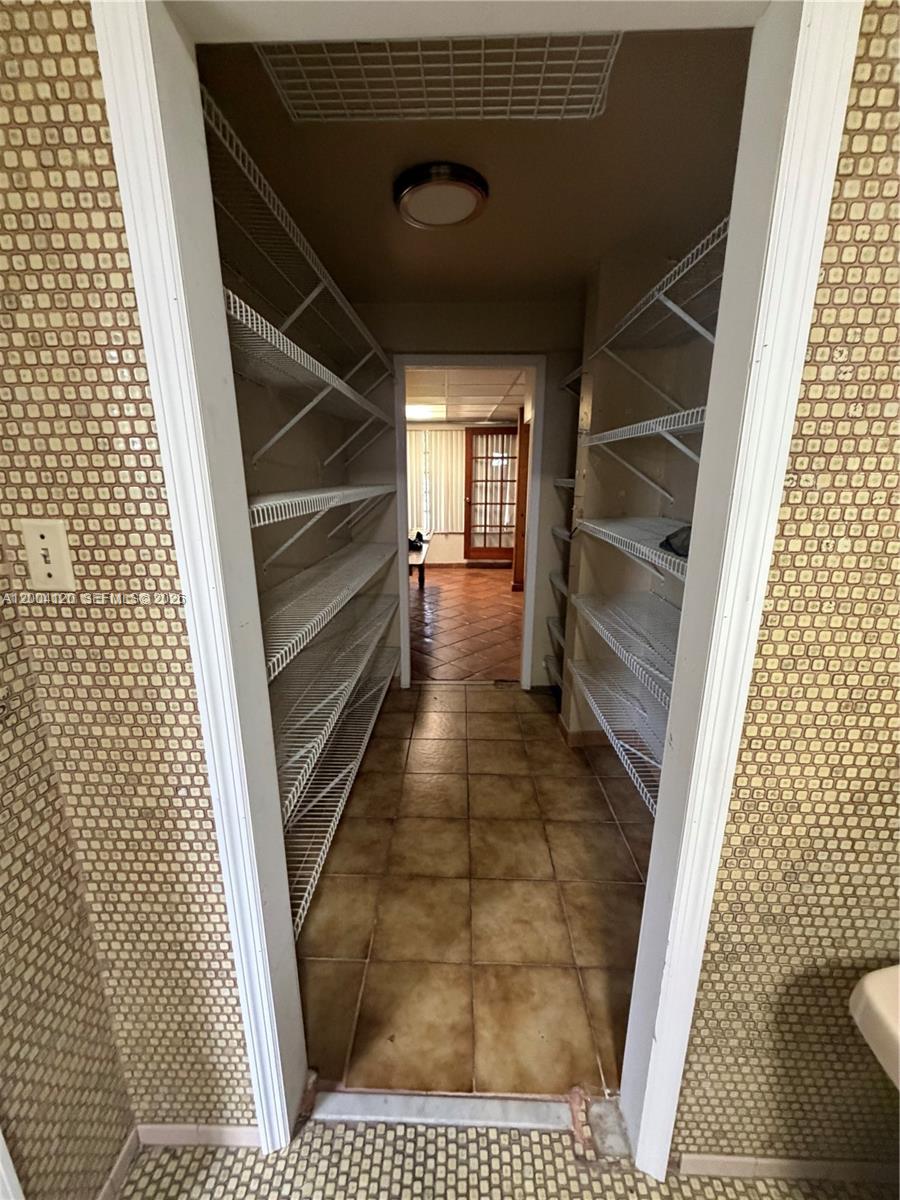 WESTWOOD LAKE 2ND ADDN - Residential