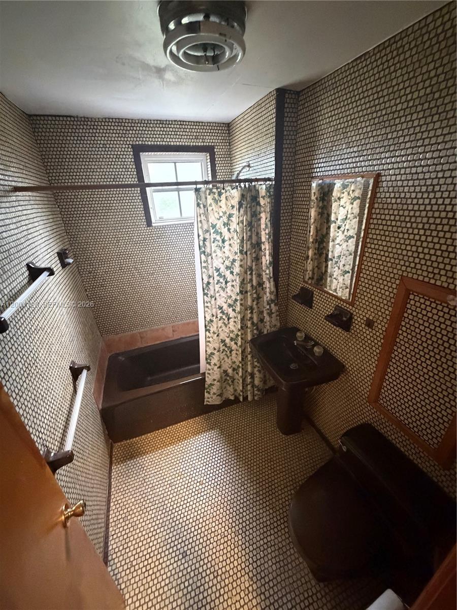 WESTWOOD LAKE 2ND ADDN - Residential