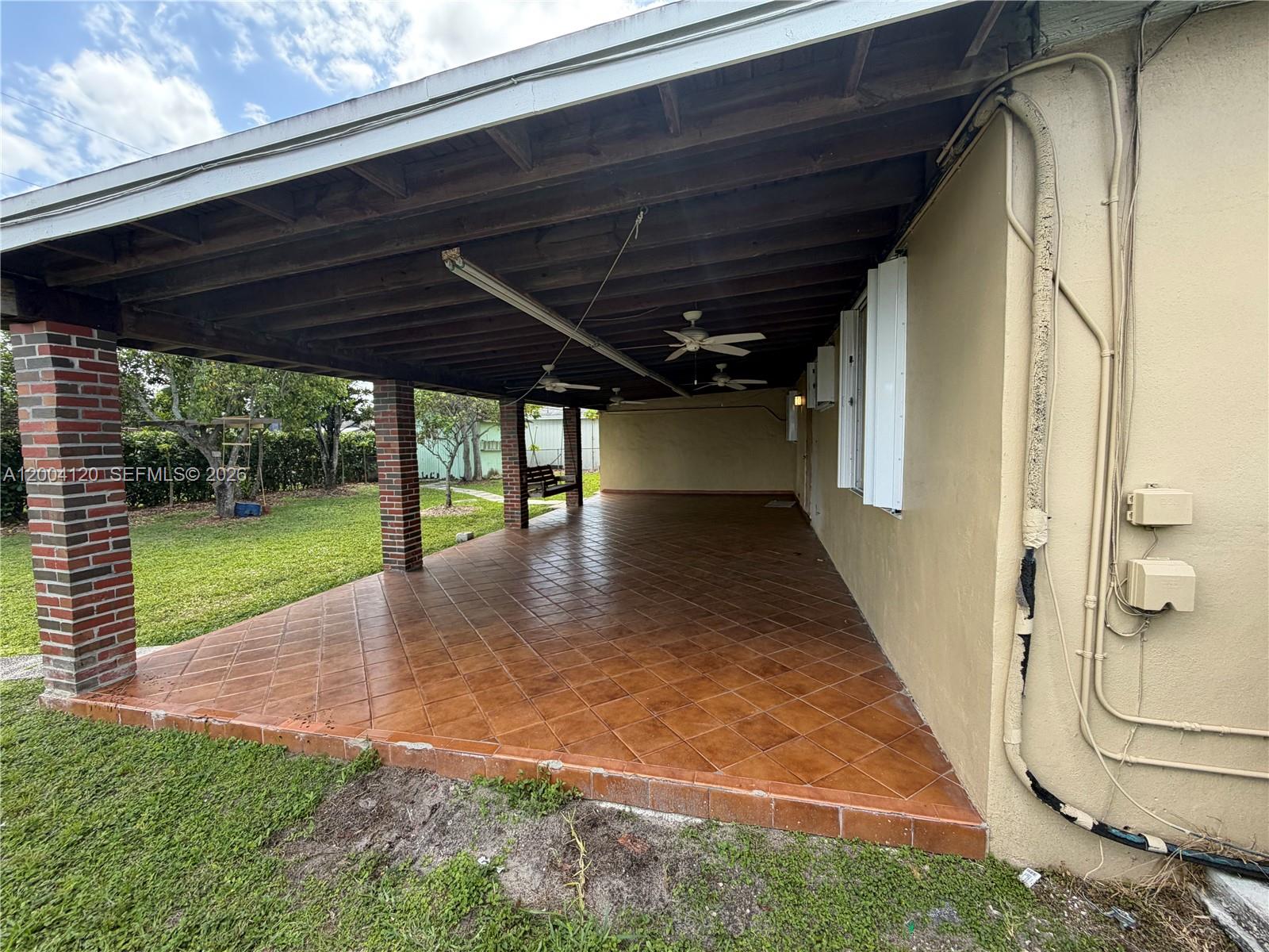 WESTWOOD LAKE 2ND ADDN - Residential