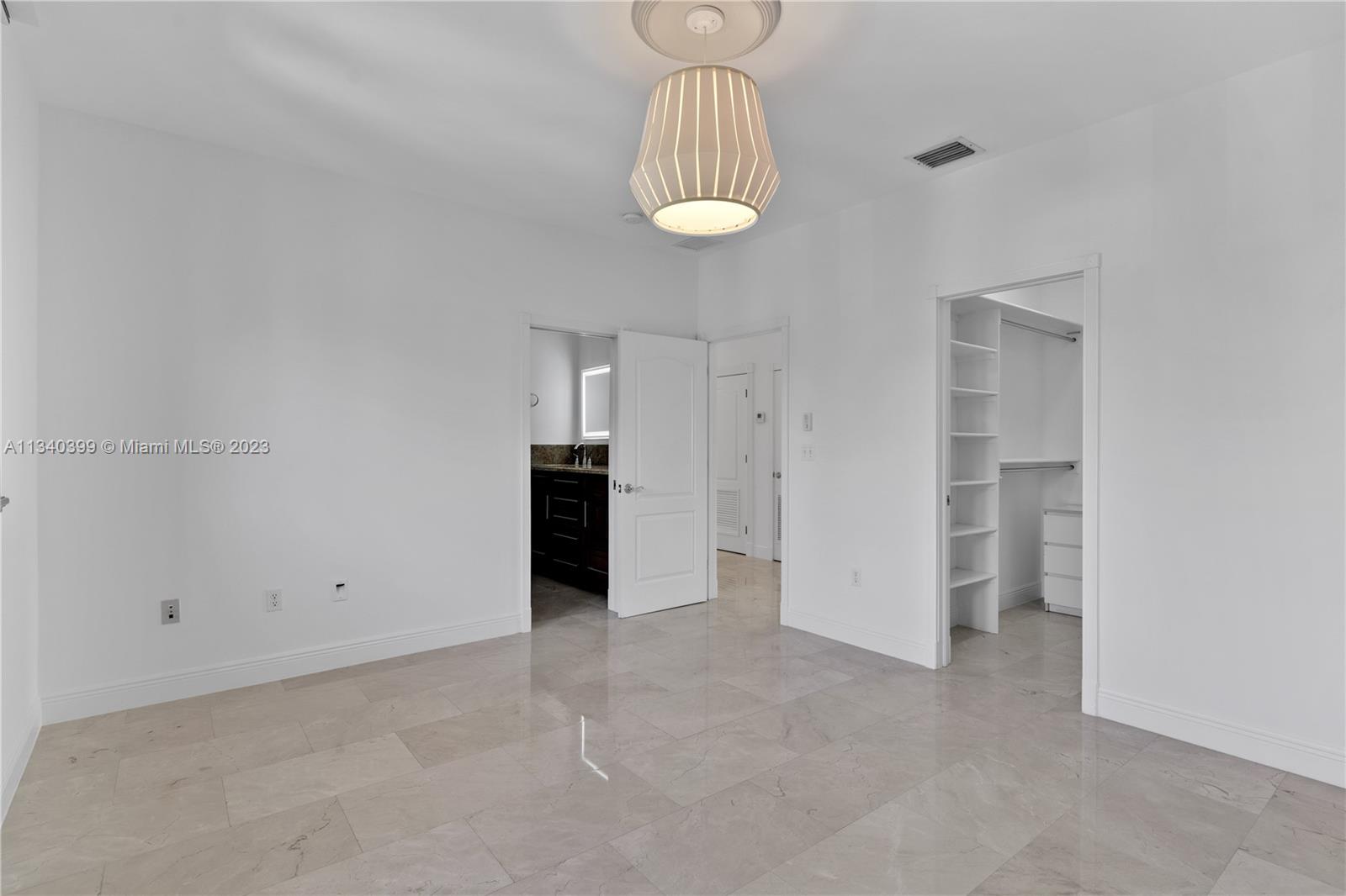 TROPICAL ISLE HOMES SUB 1 - Residential