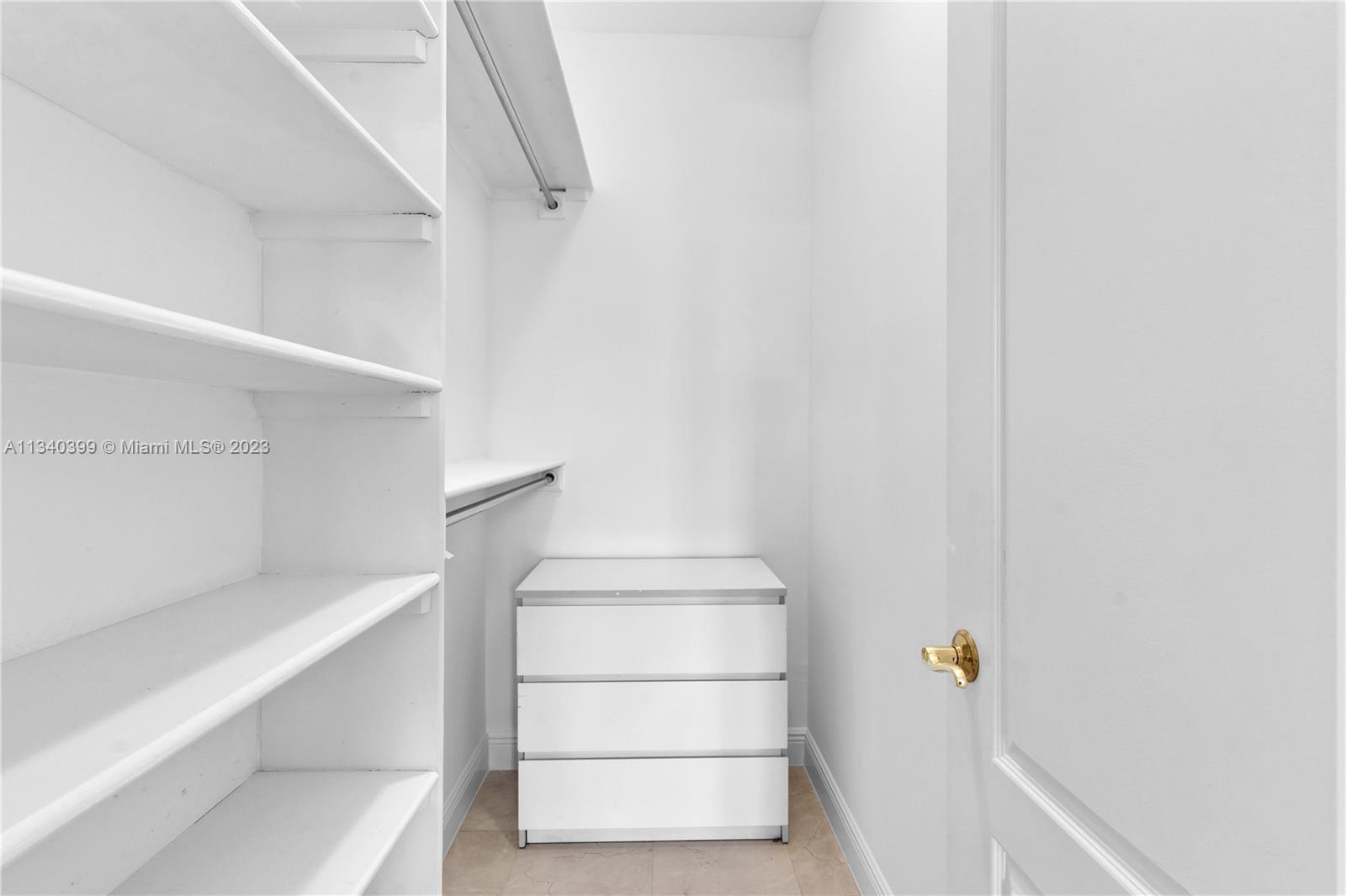 TROPICAL ISLE HOMES SUB 1 - Residential