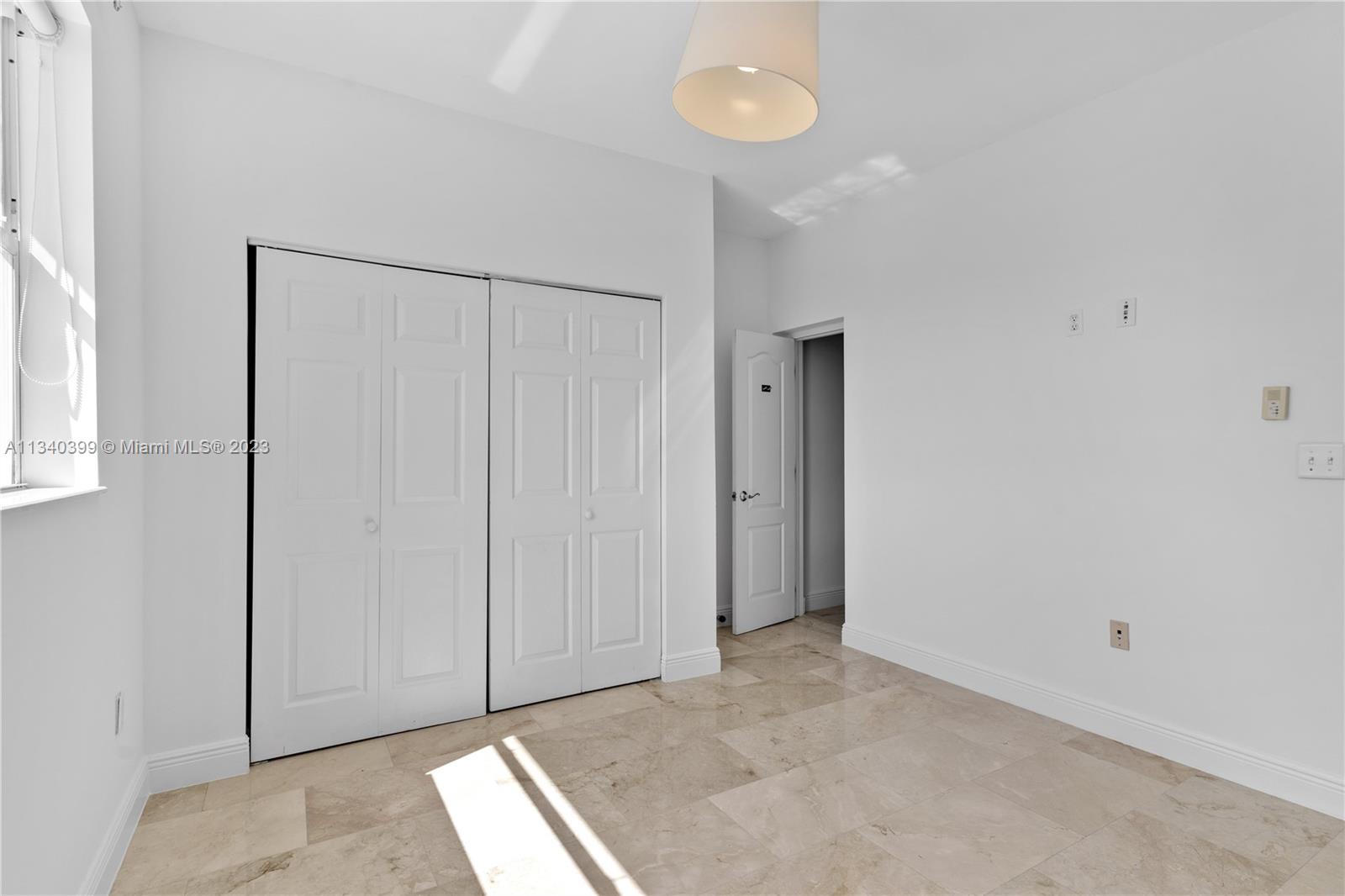 TROPICAL ISLE HOMES SUB 1 - Residential