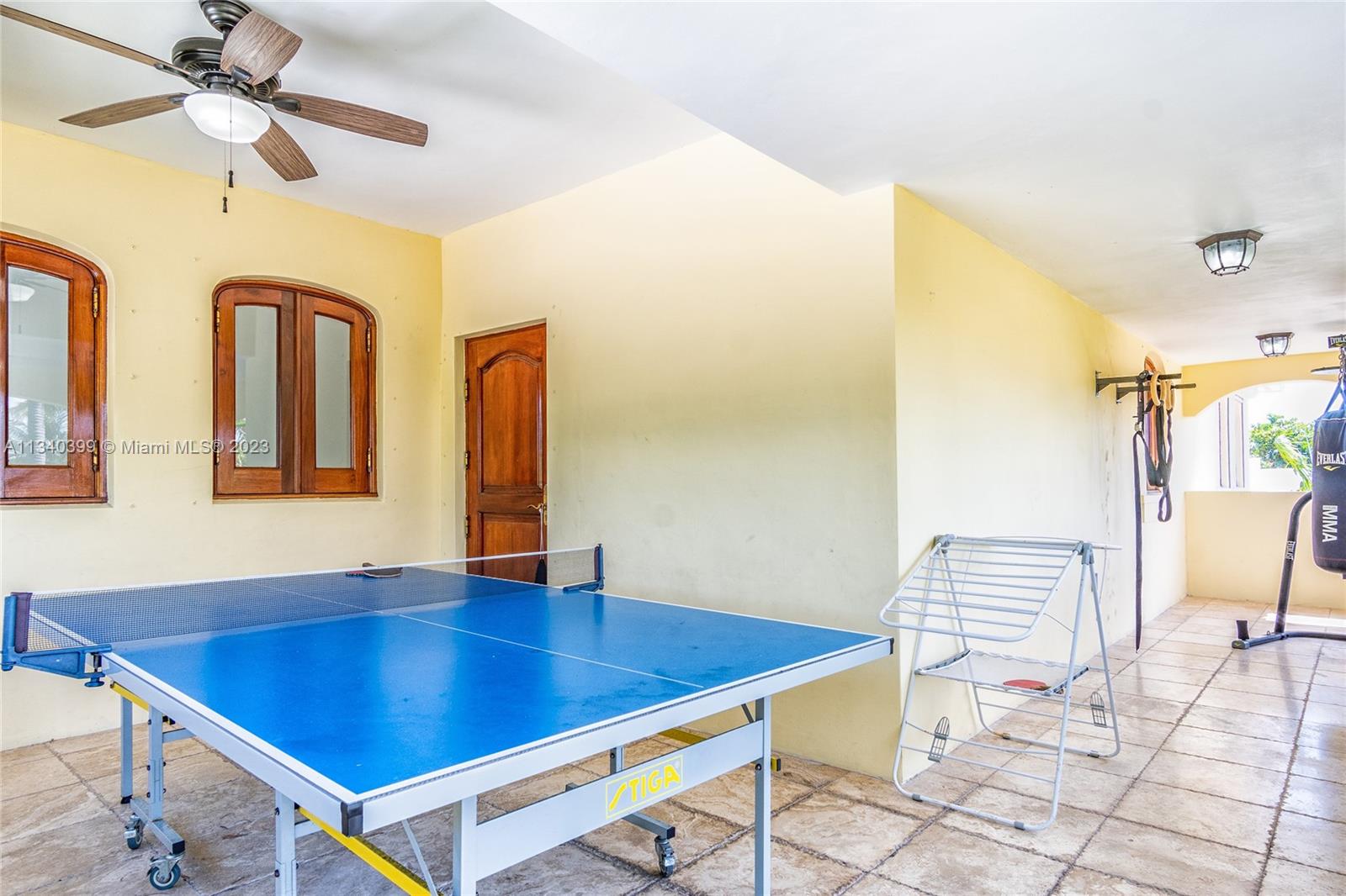 TROPICAL ISLE HOMES SUB 1 - Residential