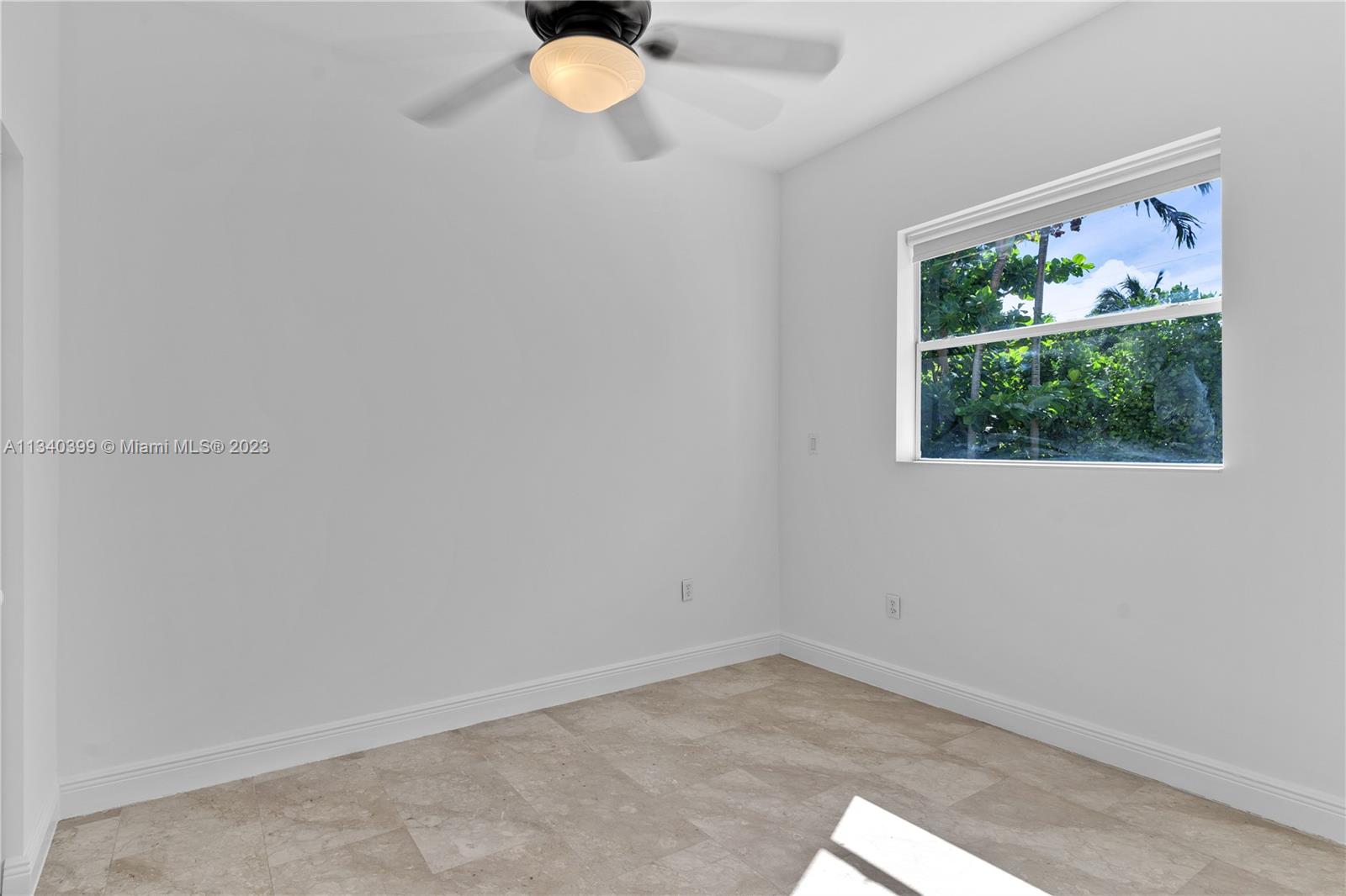 TROPICAL ISLE HOMES SUB 1 - Residential