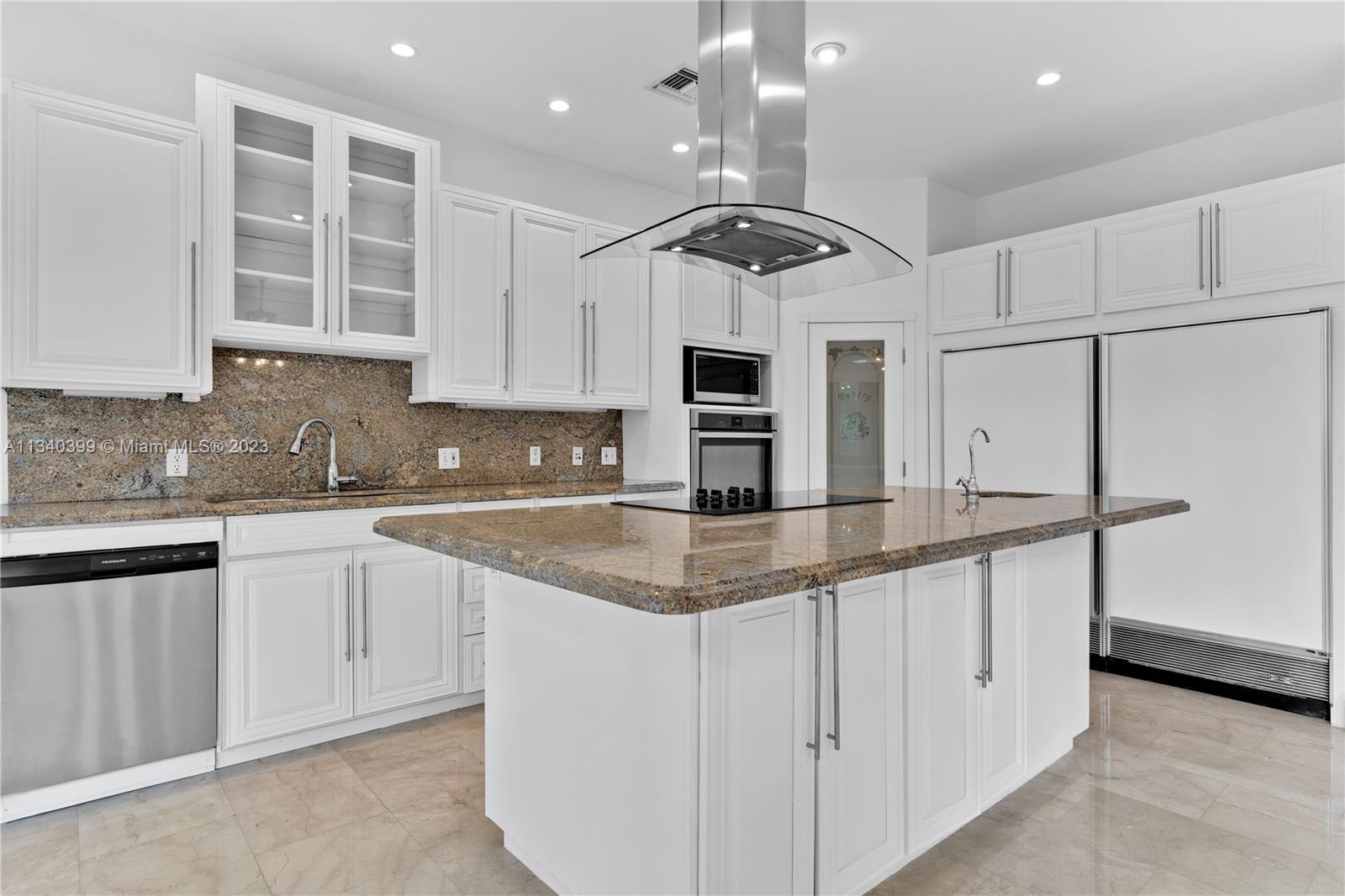 TROPICAL ISLE HOMES SUB 1 - Residential