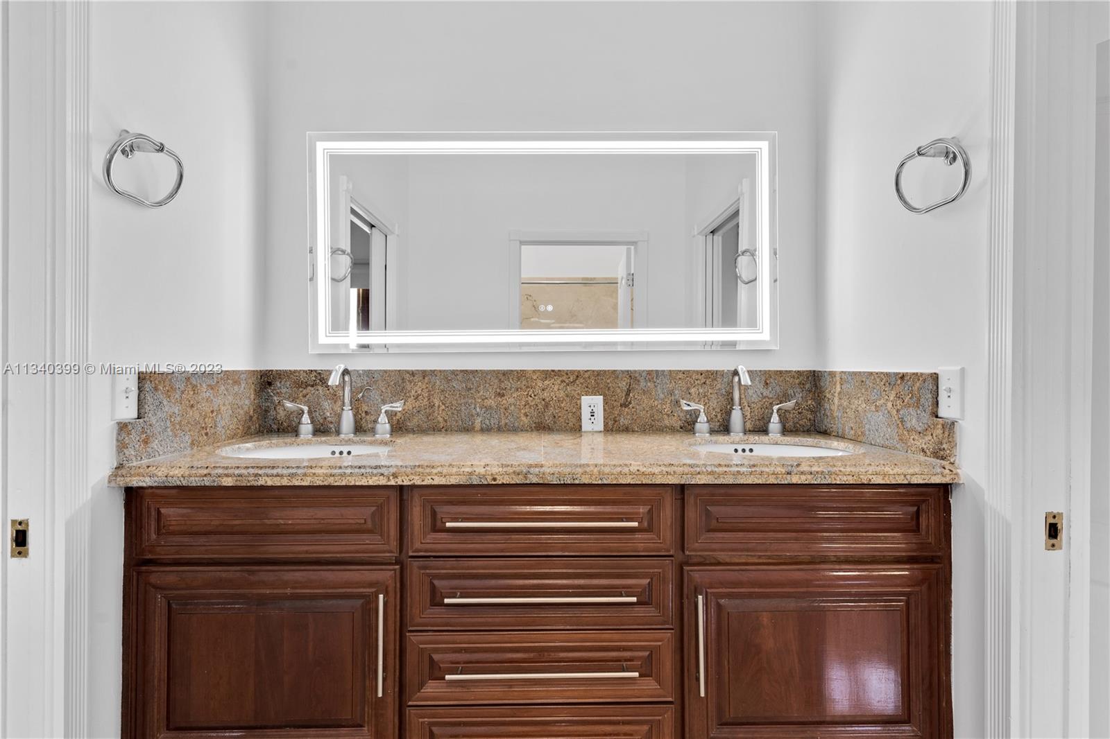 TROPICAL ISLE HOMES SUB 1 - Residential