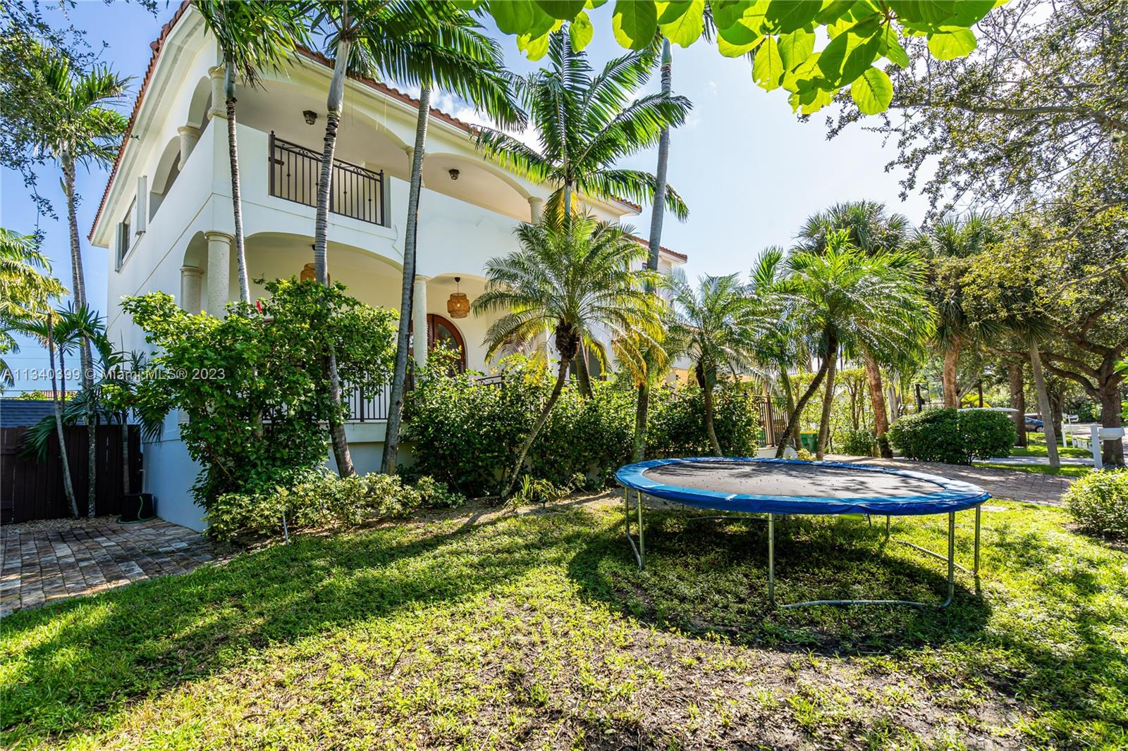 TROPICAL ISLE HOMES SUB 1 - Residential