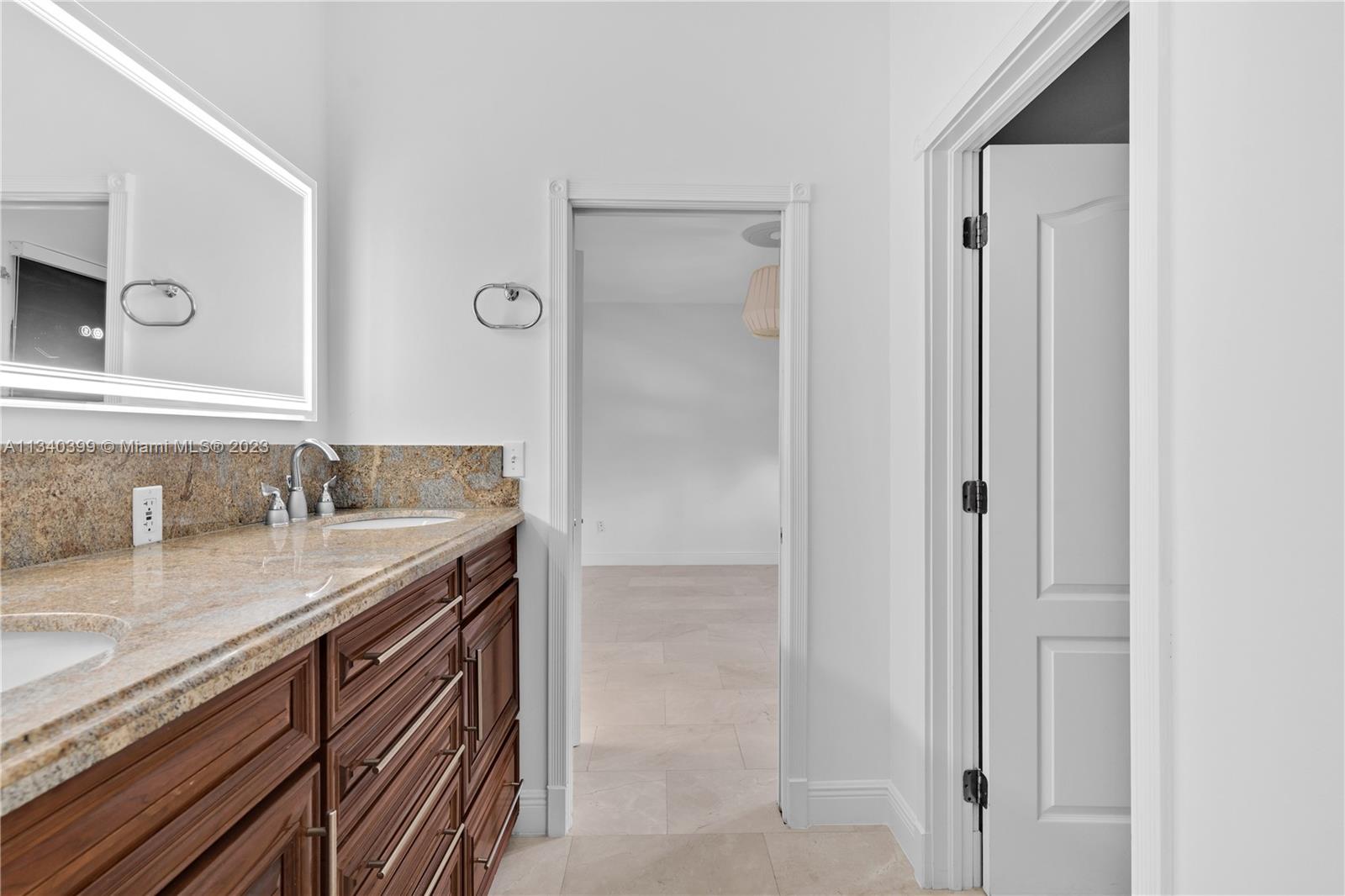 TROPICAL ISLE HOMES SUB 1 - Residential