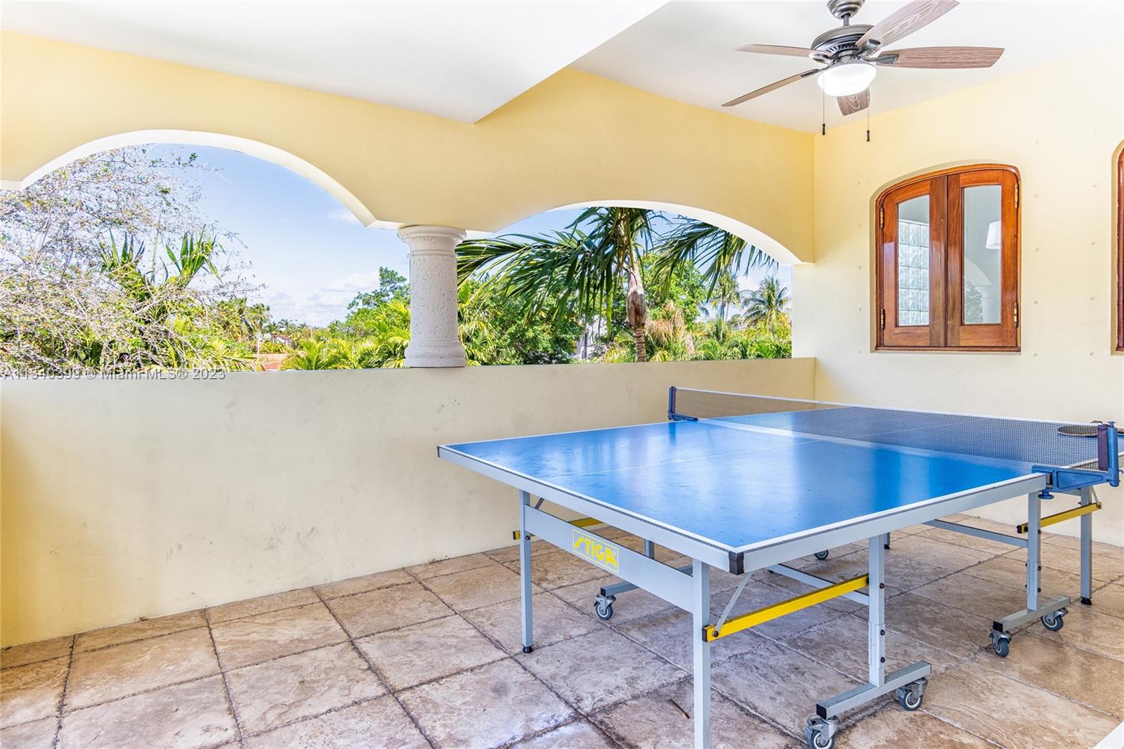 TROPICAL ISLE HOMES SUB 1 - Residential