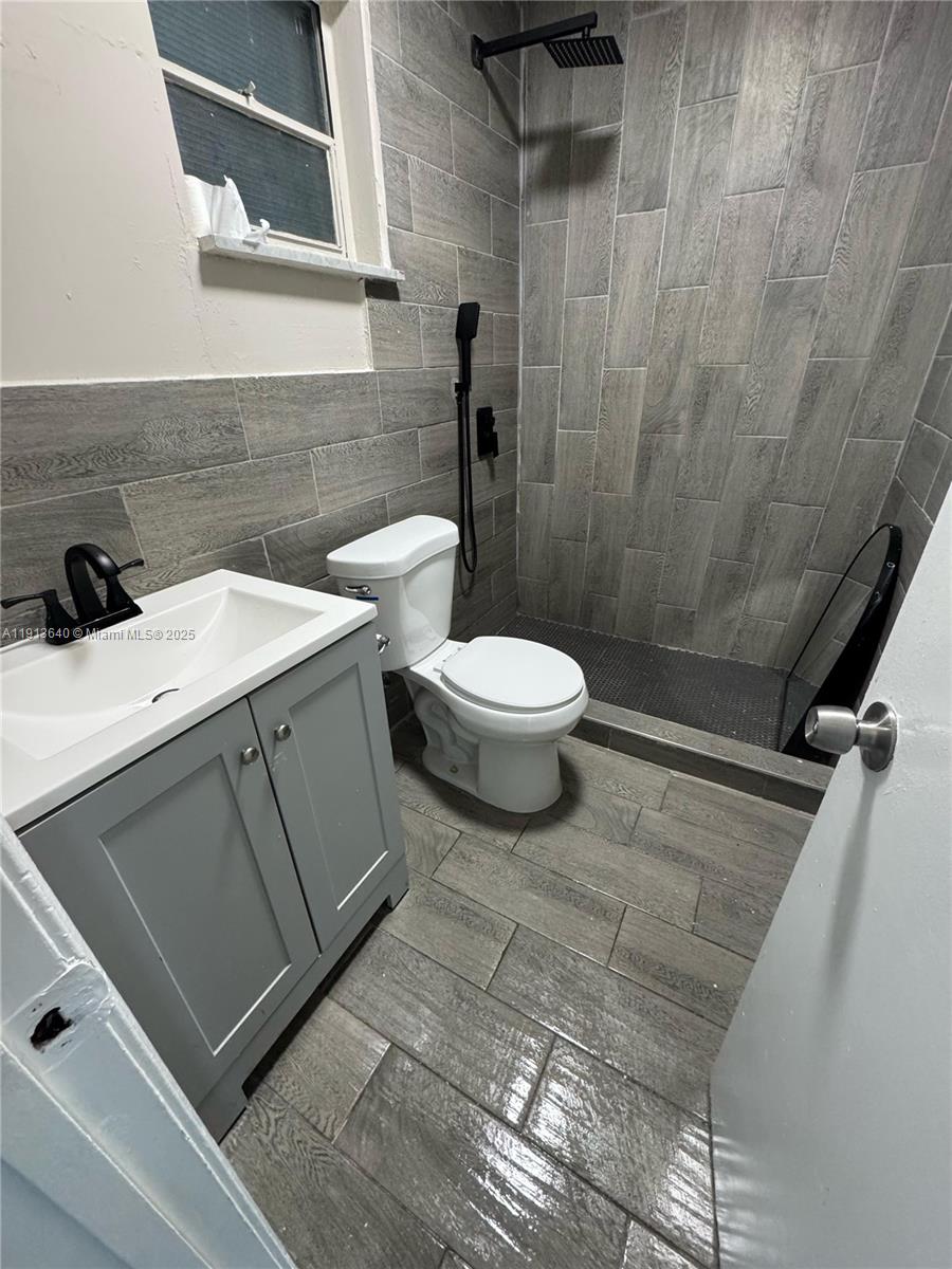 TROPICAL TERRACE CONDO - Residential Lease