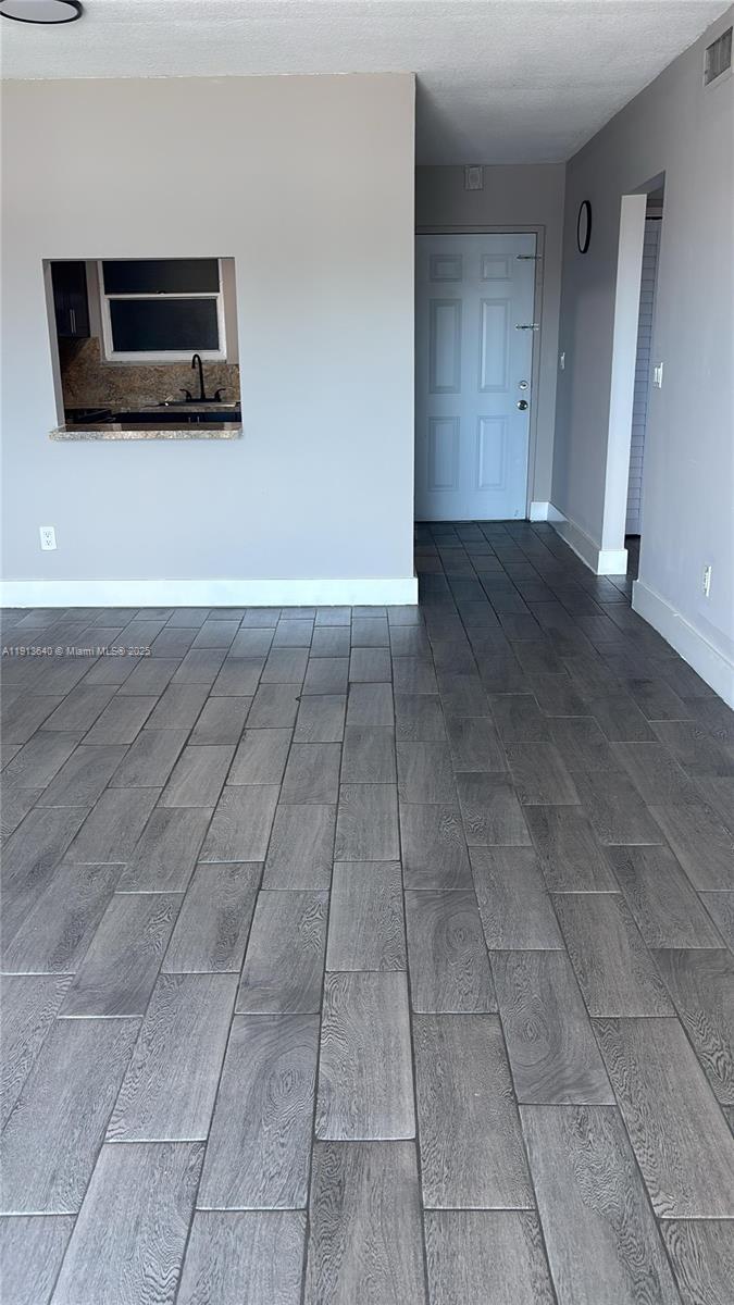 TROPICAL TERRACE CONDO - Residential Lease