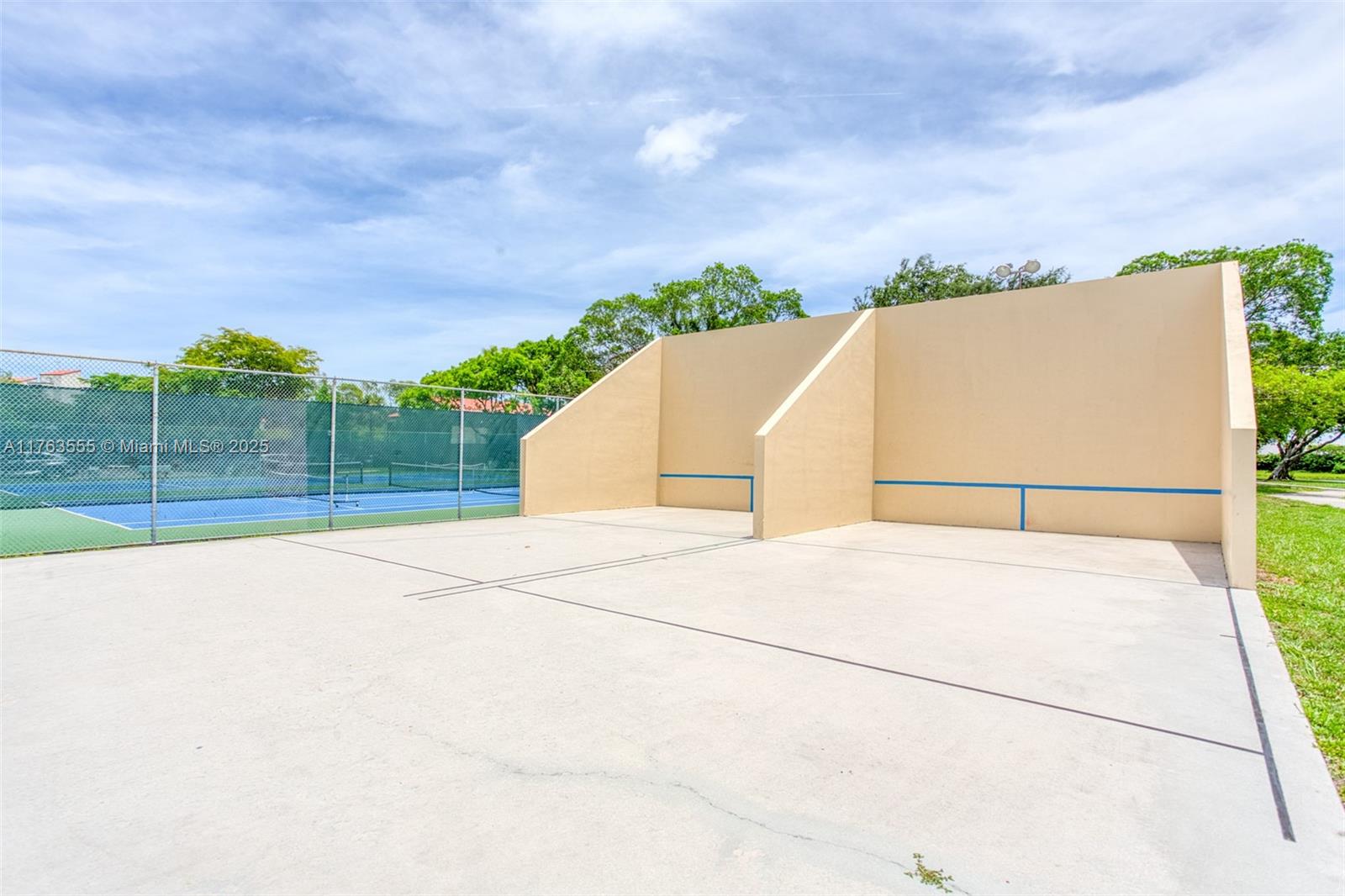 CYPRESS BEND CONDOMINIUM - Residential