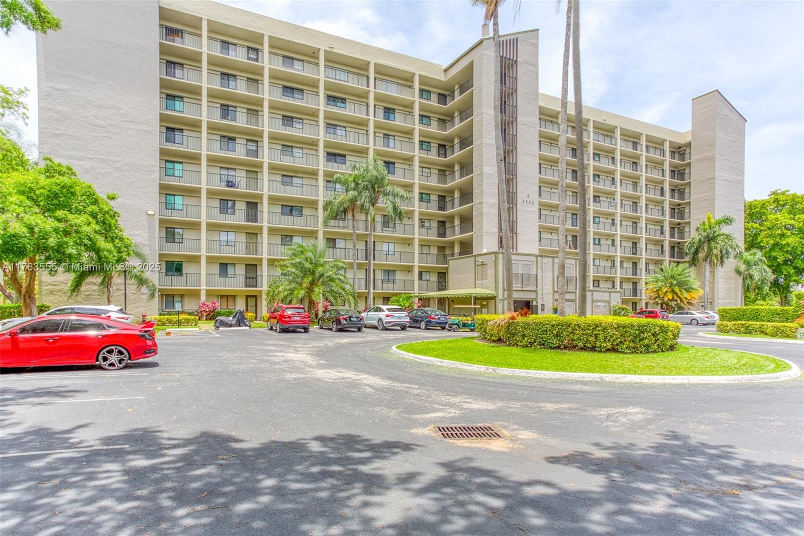 CYPRESS BEND CONDOMINIUM - Residential