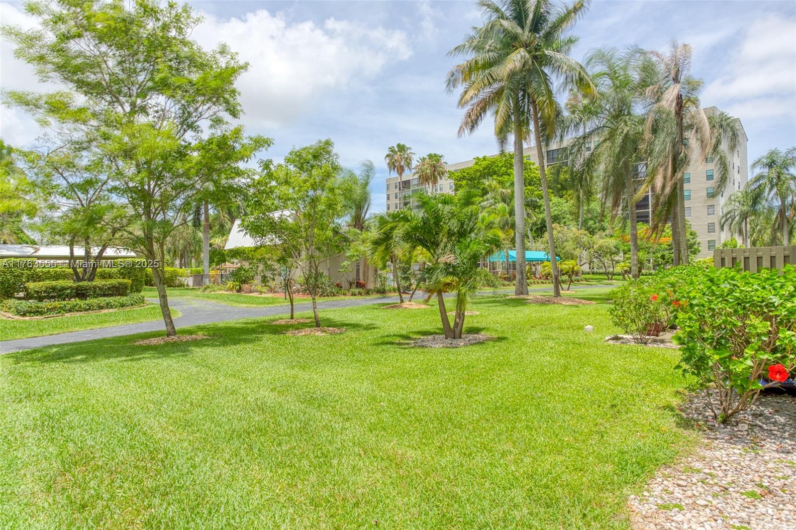 CYPRESS BEND CONDOMINIUM - Residential