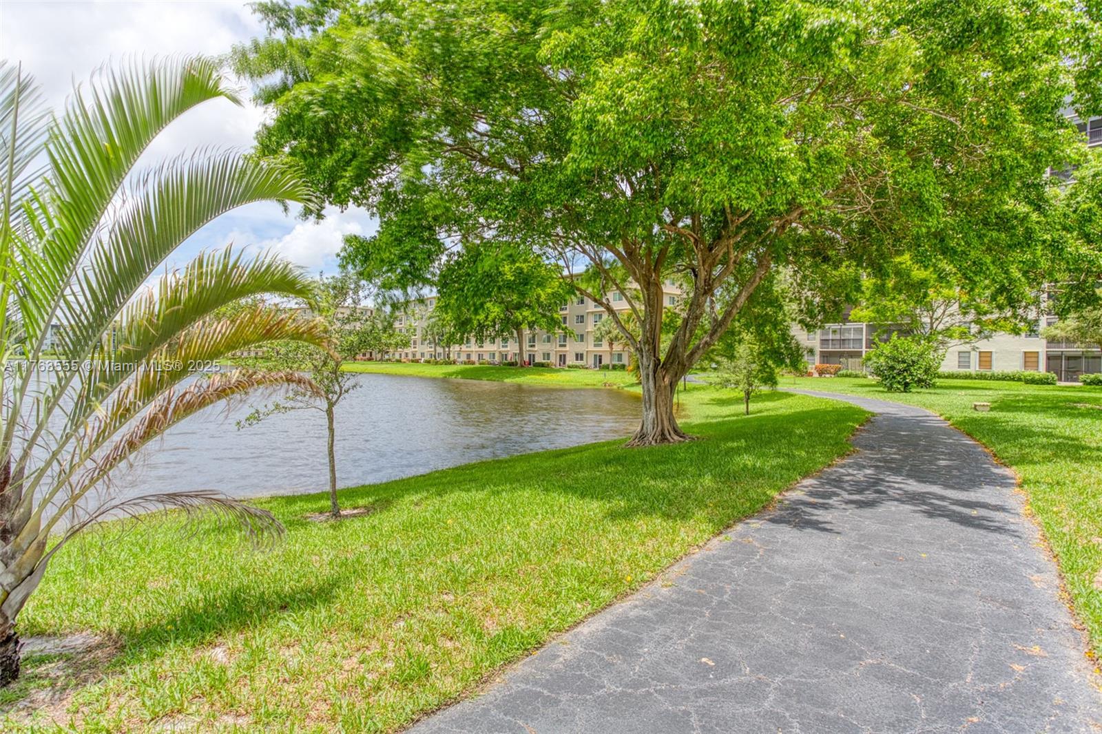 CYPRESS BEND CONDOMINIUM - Residential