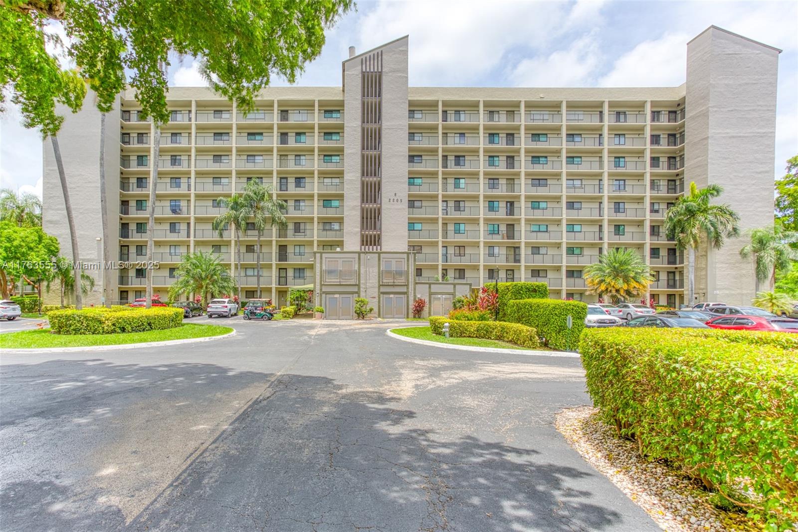 CYPRESS BEND CONDOMINIUM - Residential