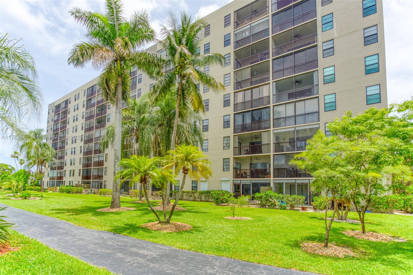CYPRESS BEND CONDOMINIUM - Residential