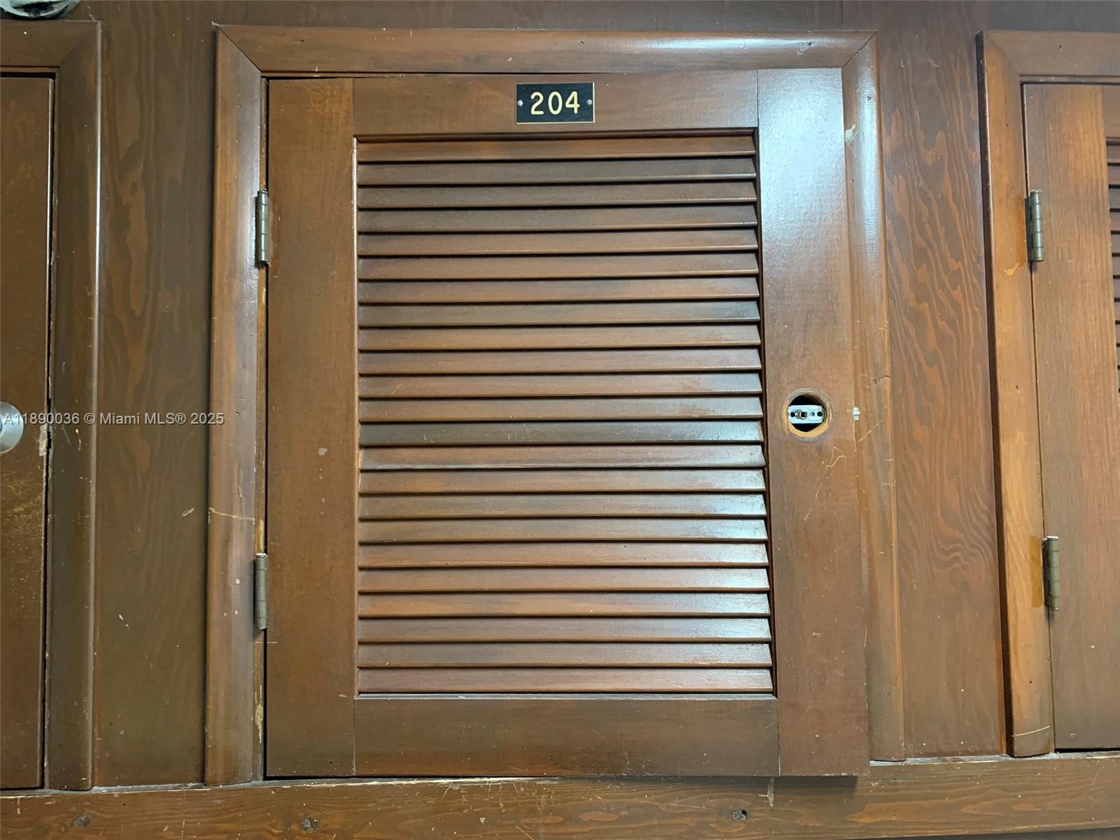 COLONIAL HOUSE CONDO - Residential Lease