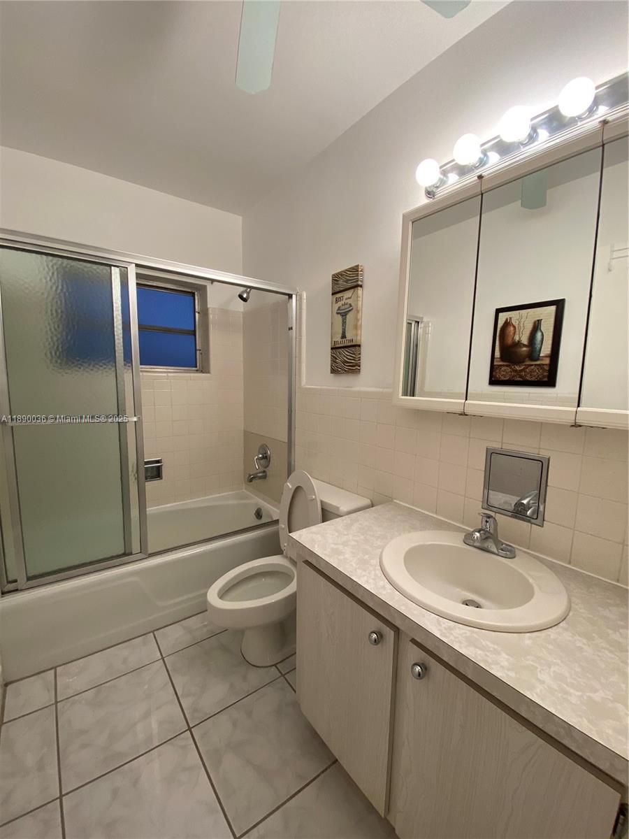 COLONIAL HOUSE CONDO - Residential Lease