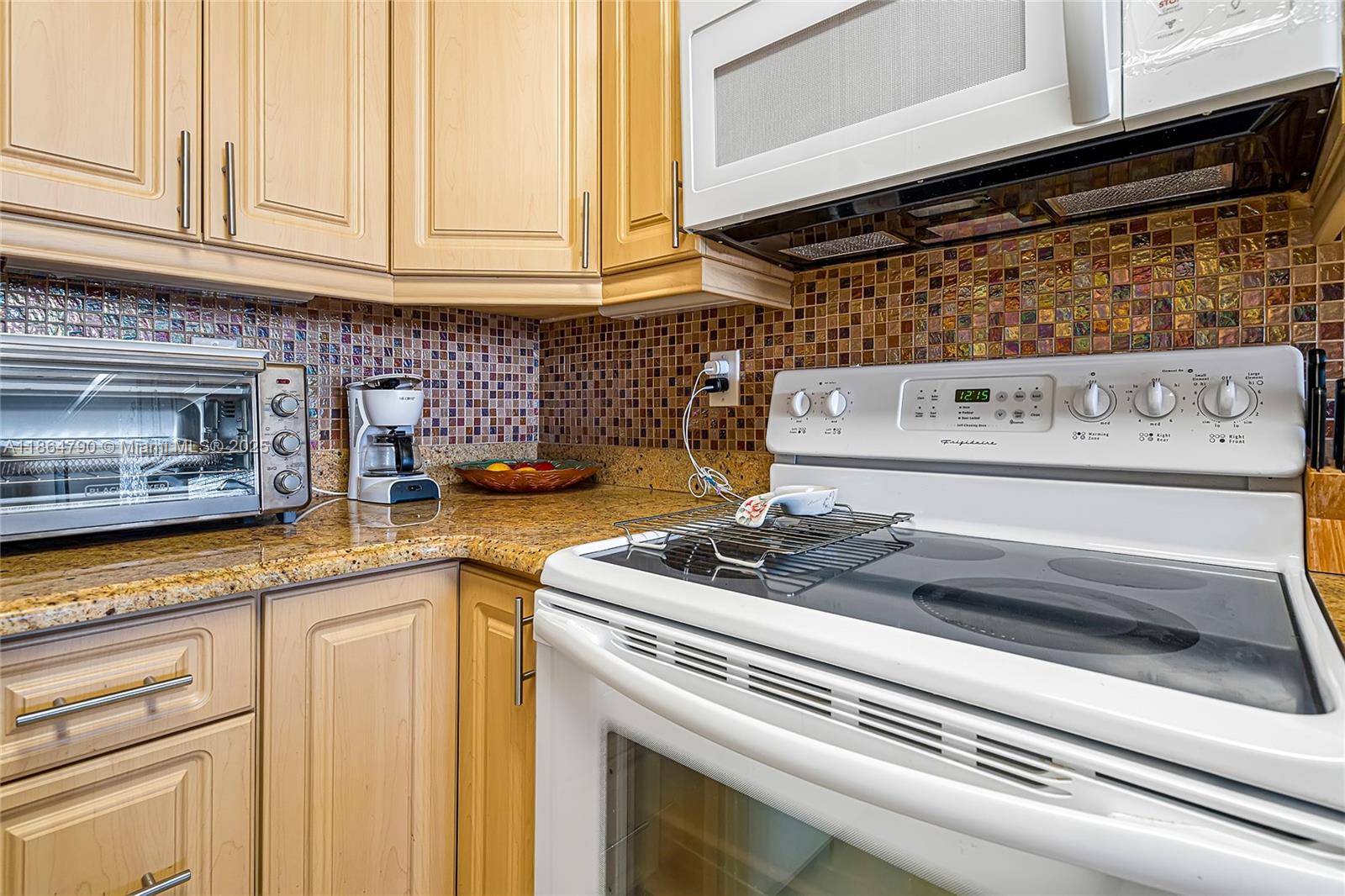 PLAZA TOWERS SOUTH CONDO - Residential