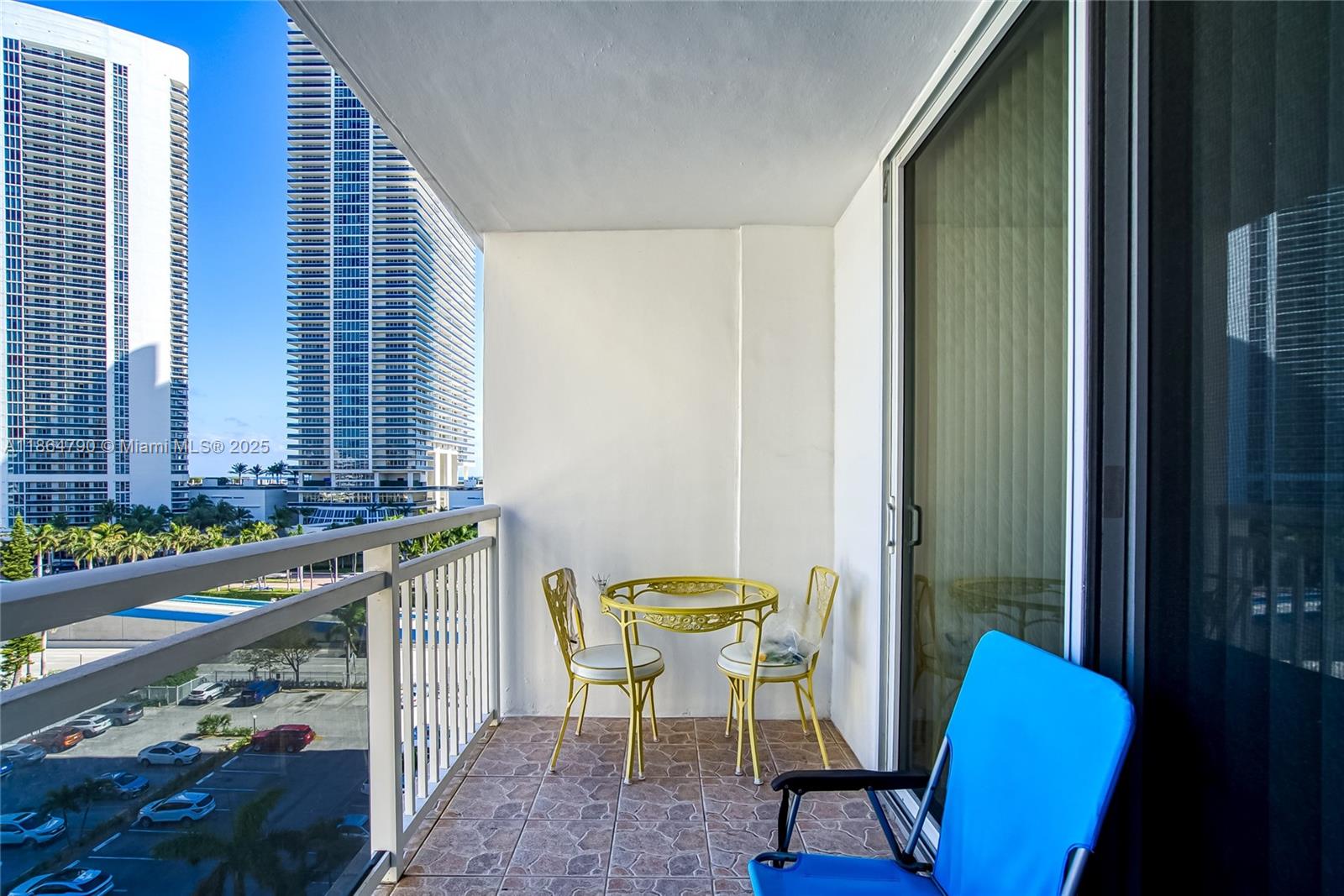 PLAZA TOWERS SOUTH CONDO - Residential