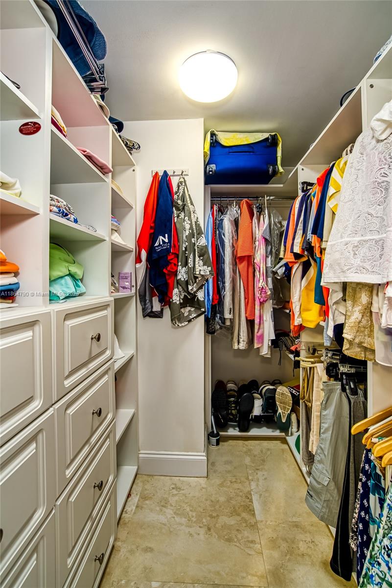 PLAZA TOWERS SOUTH CONDO - Residential