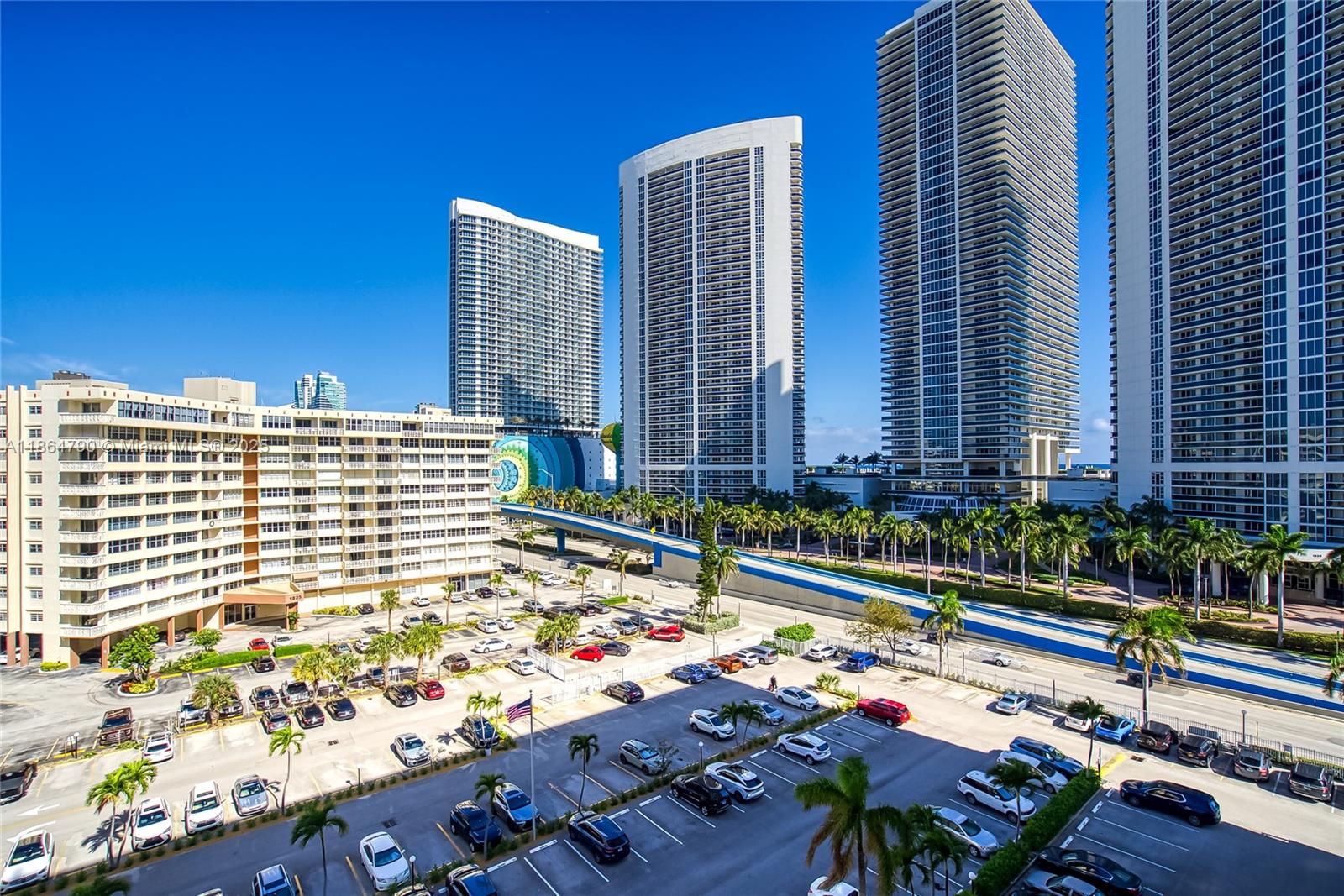 PLAZA TOWERS SOUTH CONDO - Residential