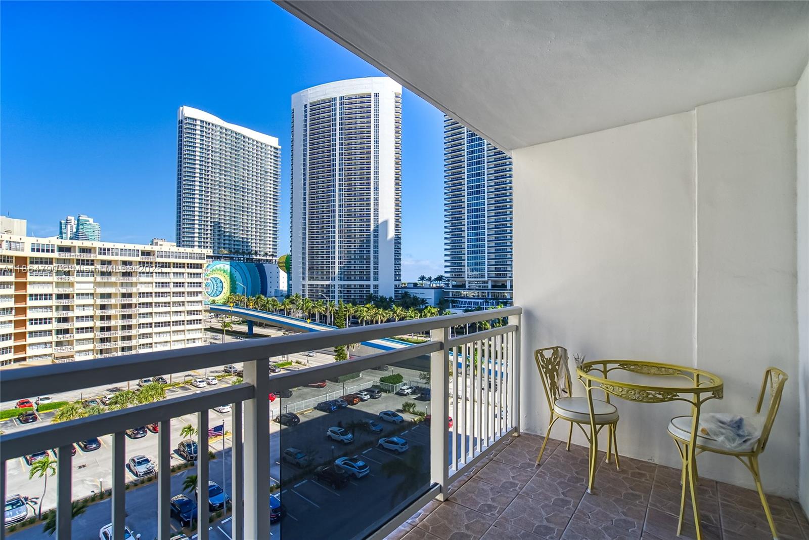 PLAZA TOWERS SOUTH CONDO - Residential