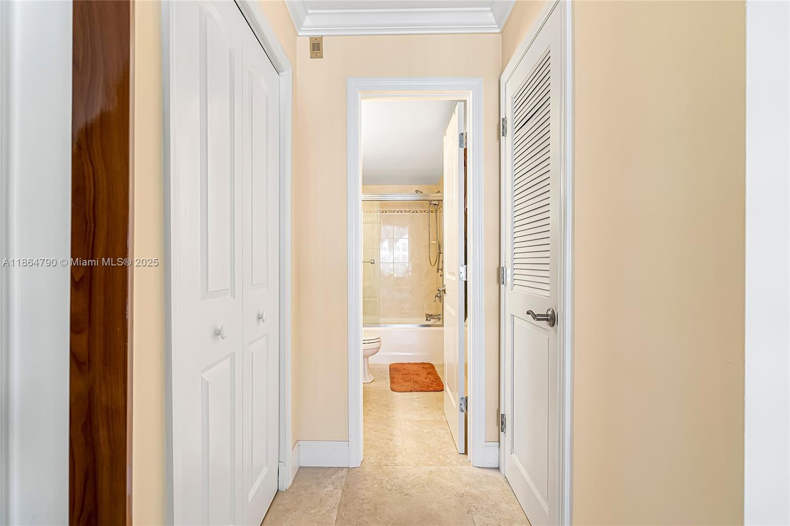 PLAZA TOWERS SOUTH CONDO - Residential