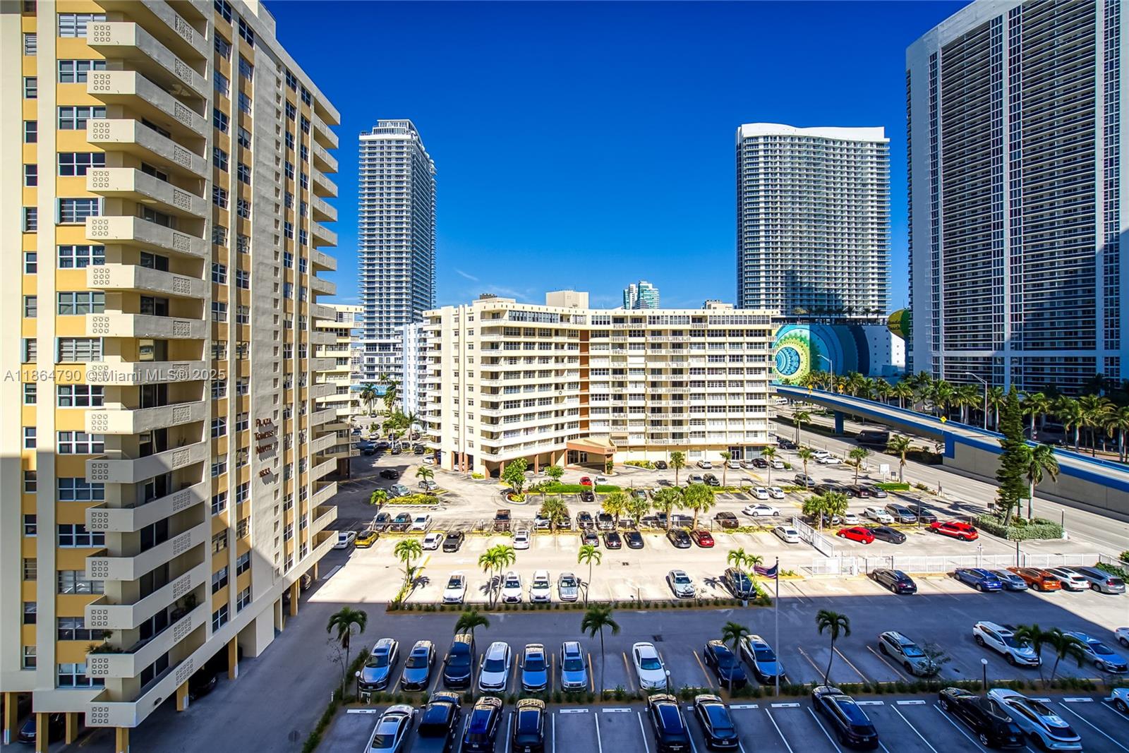 PLAZA TOWERS SOUTH CONDO - Residential