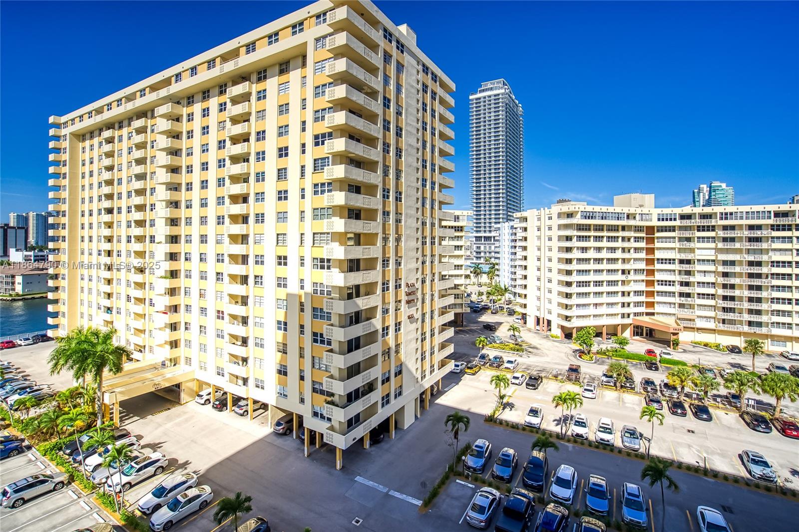 PLAZA TOWERS SOUTH CONDO - Residential