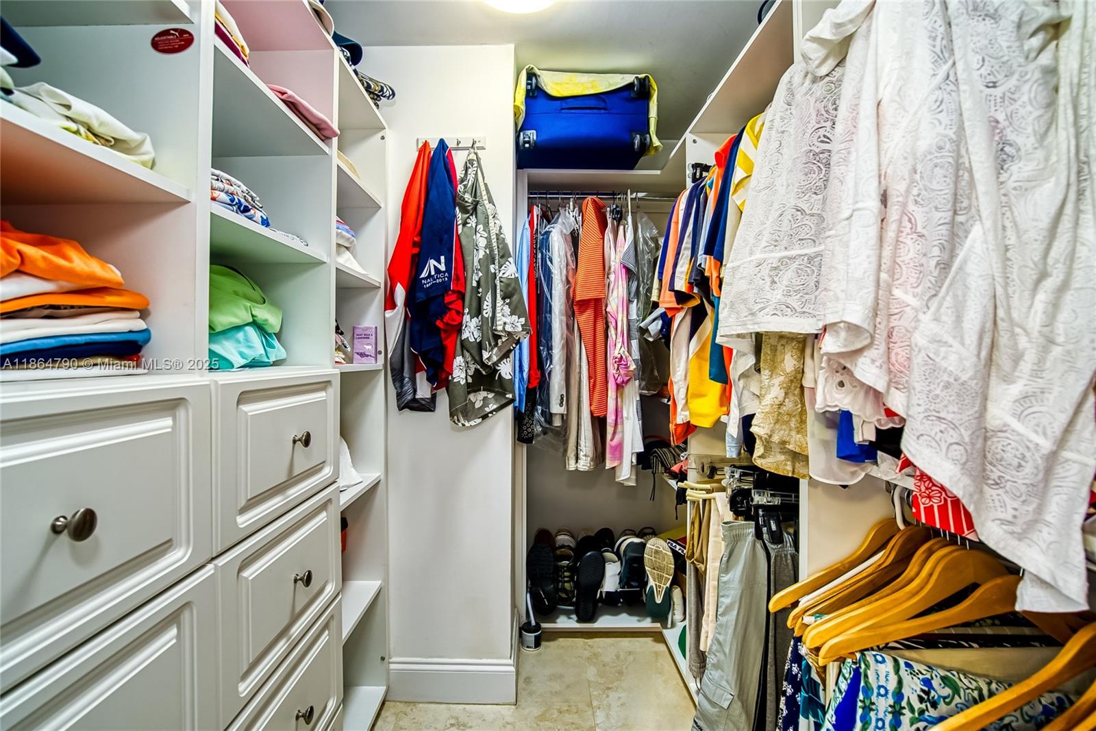 PLAZA TOWERS SOUTH CONDO - Residential