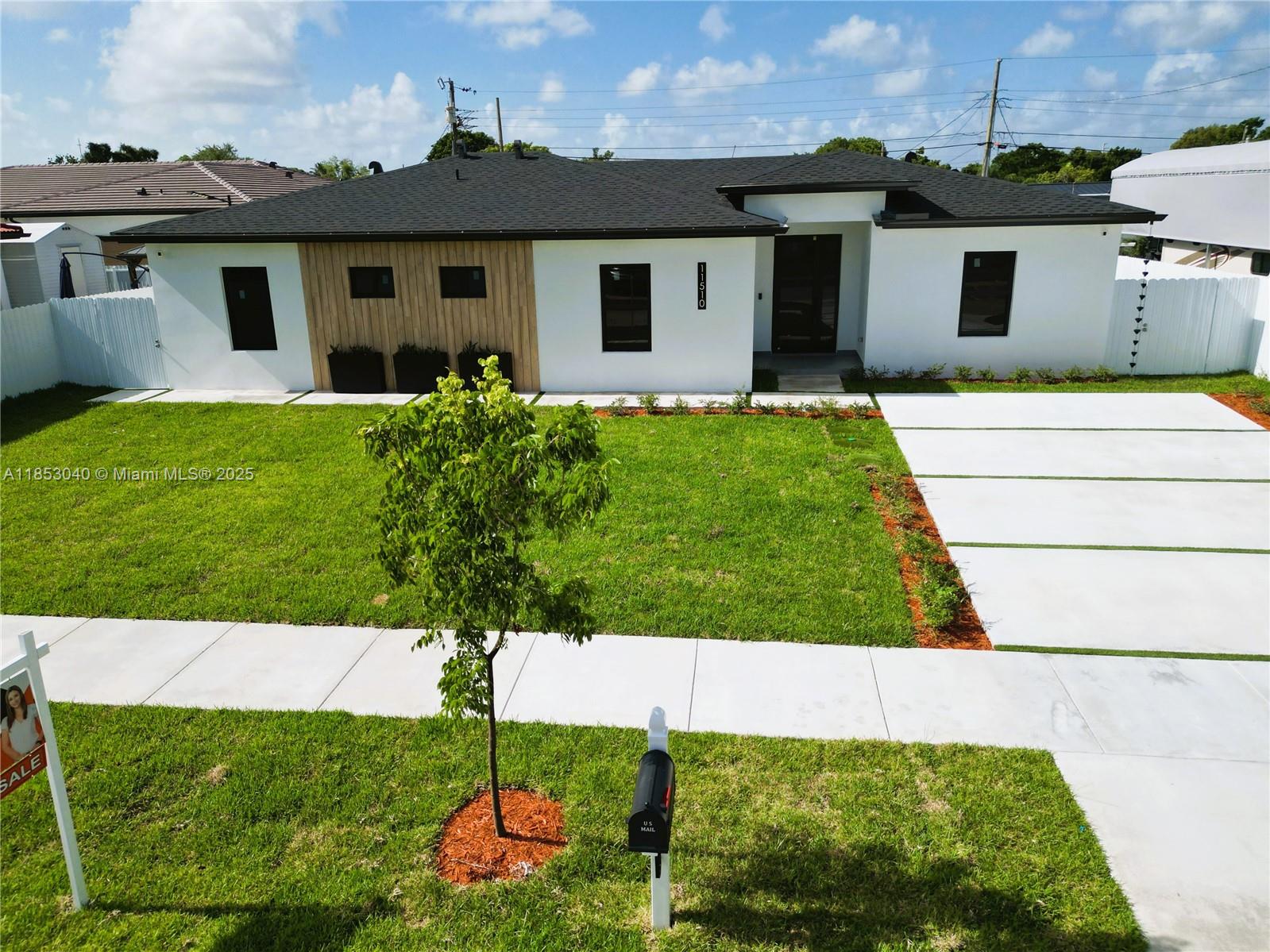 Rare Gem in Kendall – New Construction! Move-in ready 4 bed / 3 bath home on 8,500 SF lot with a legal in-law suite featuring private entrance, kitchenette & laundry, ideal for extra income or multigenerational living. Full Fenced, No HOA / No CDD. Great layout with open concept, impact windows, modern finishes, porcelain tiles and a spacious backyard with room for a pool or your own oasis. Live in one part and rent the rest! New builds in Kendall are rare, and comps for similar homes are valued at $850K+. Seller offering up to $10,000 toward buyer’s closing costs (some conditions apply)! Easy to show – act fast, this one is priced to sell!