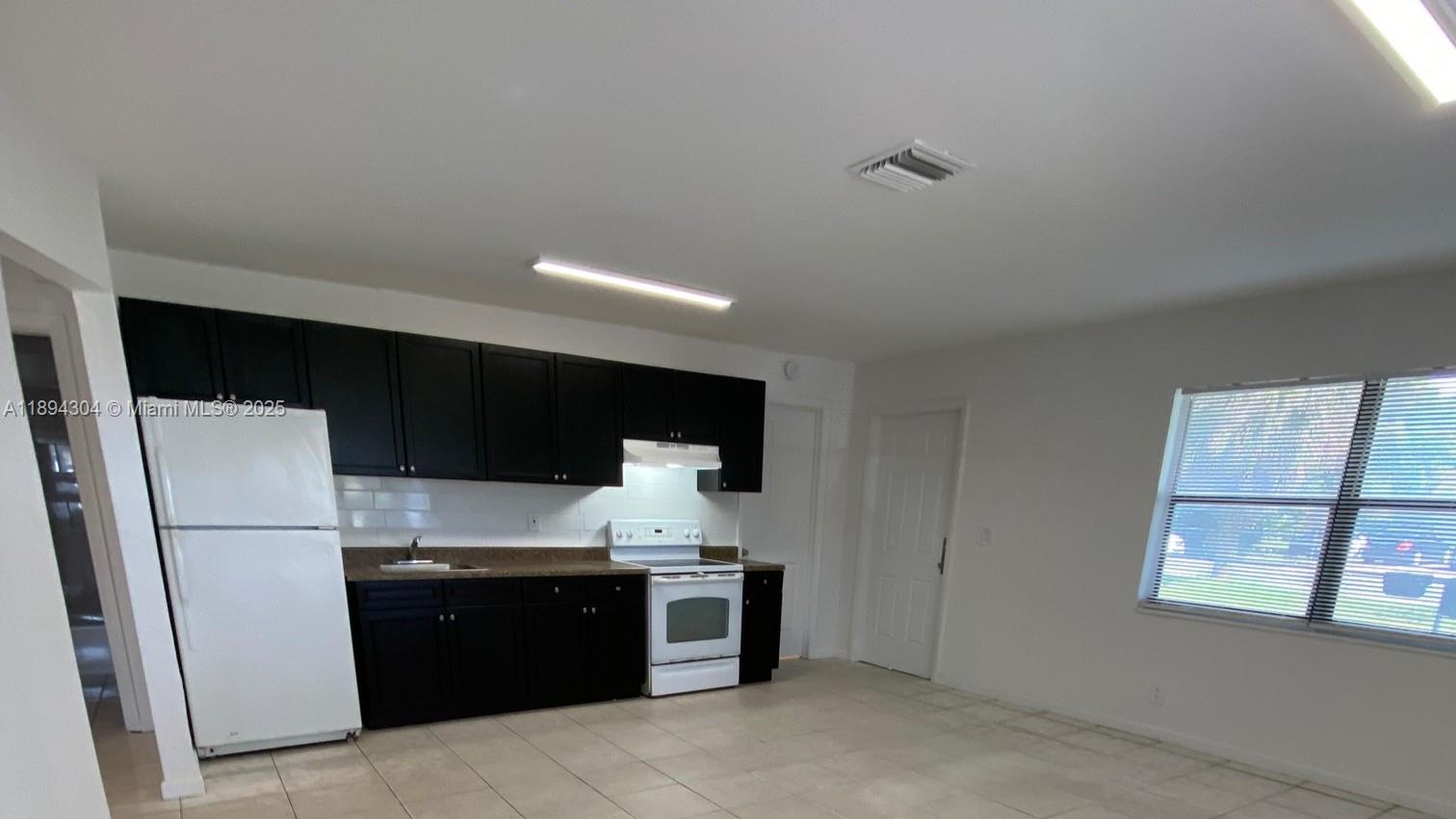 PINEWOOD HEIGHTS - Residential Lease