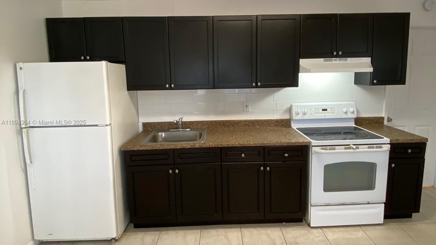PINEWOOD HEIGHTS - Residential Lease