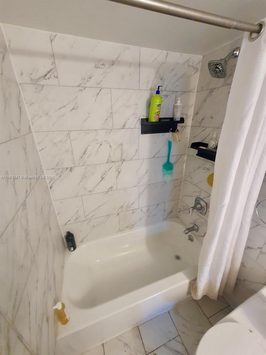 OXFORD TOWERS CONDO - Residential Lease