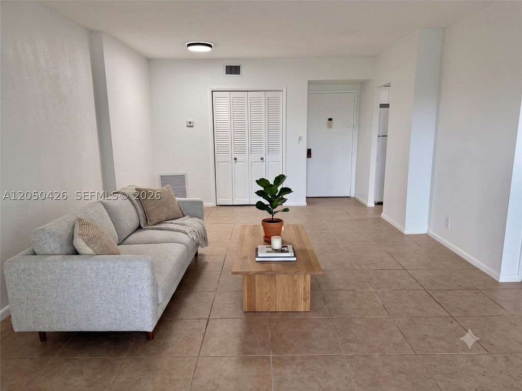 Photo of 4400 Hillcrest Dr #308A, Hollywood, FL 33021 (MLS # A12050426)