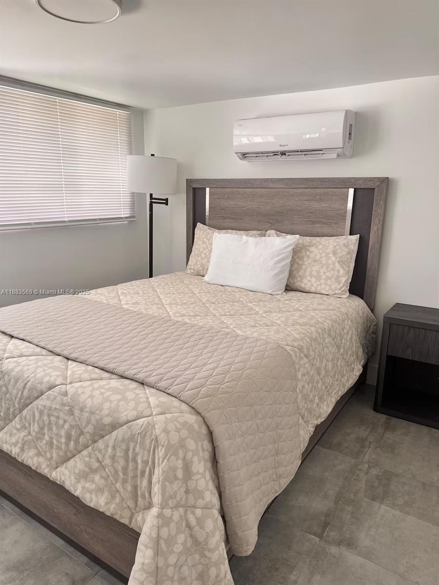 CLAIR LAKE - Residential