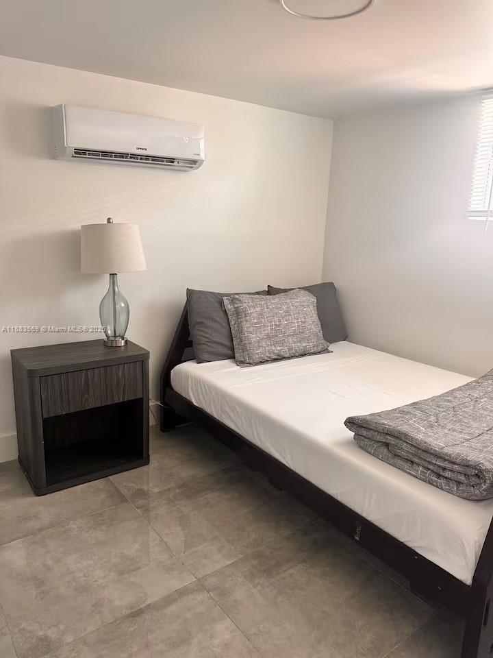 CLAIR LAKE - Residential