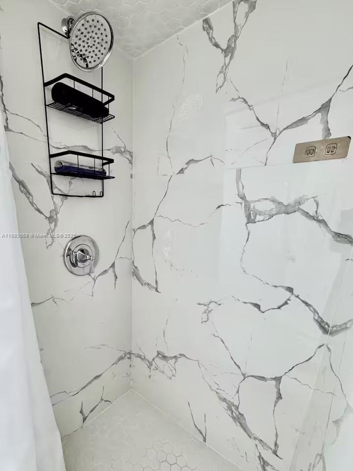 CLAIR LAKE - Residential