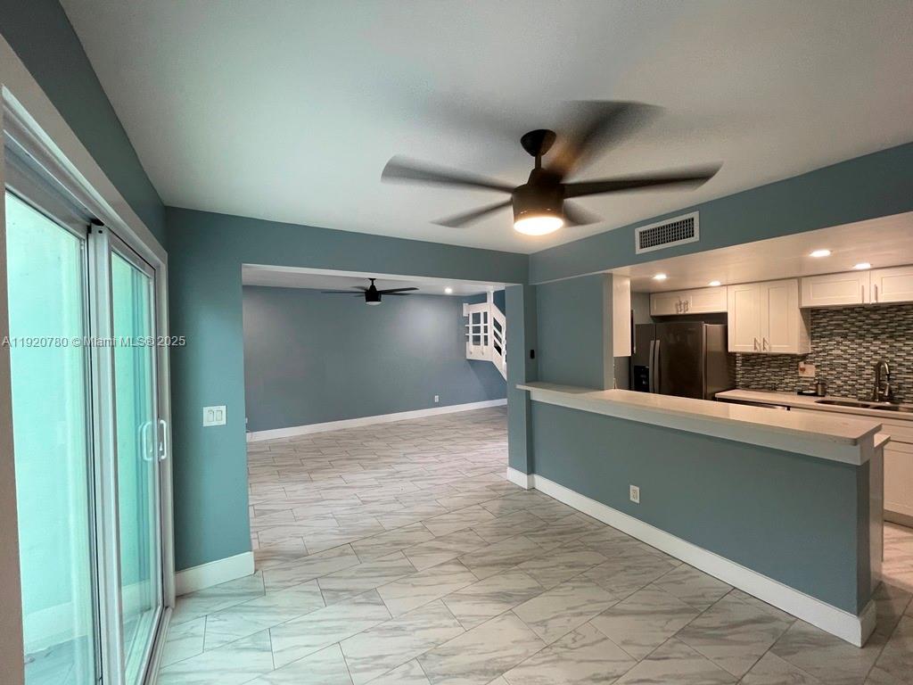 COCONUT CREEK 10TH SEC - Residential Lease