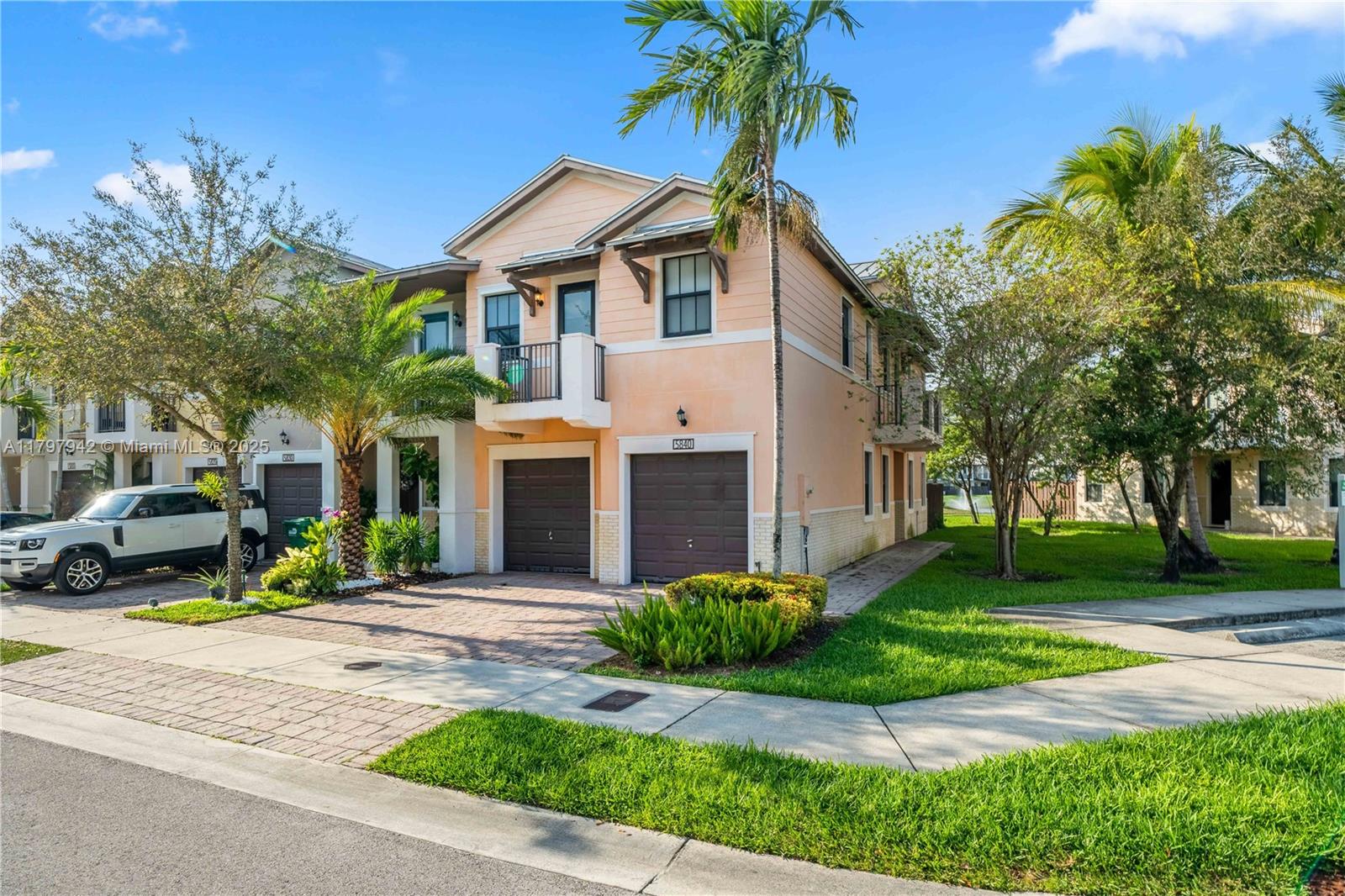 5840 NW 104th Ct 5840