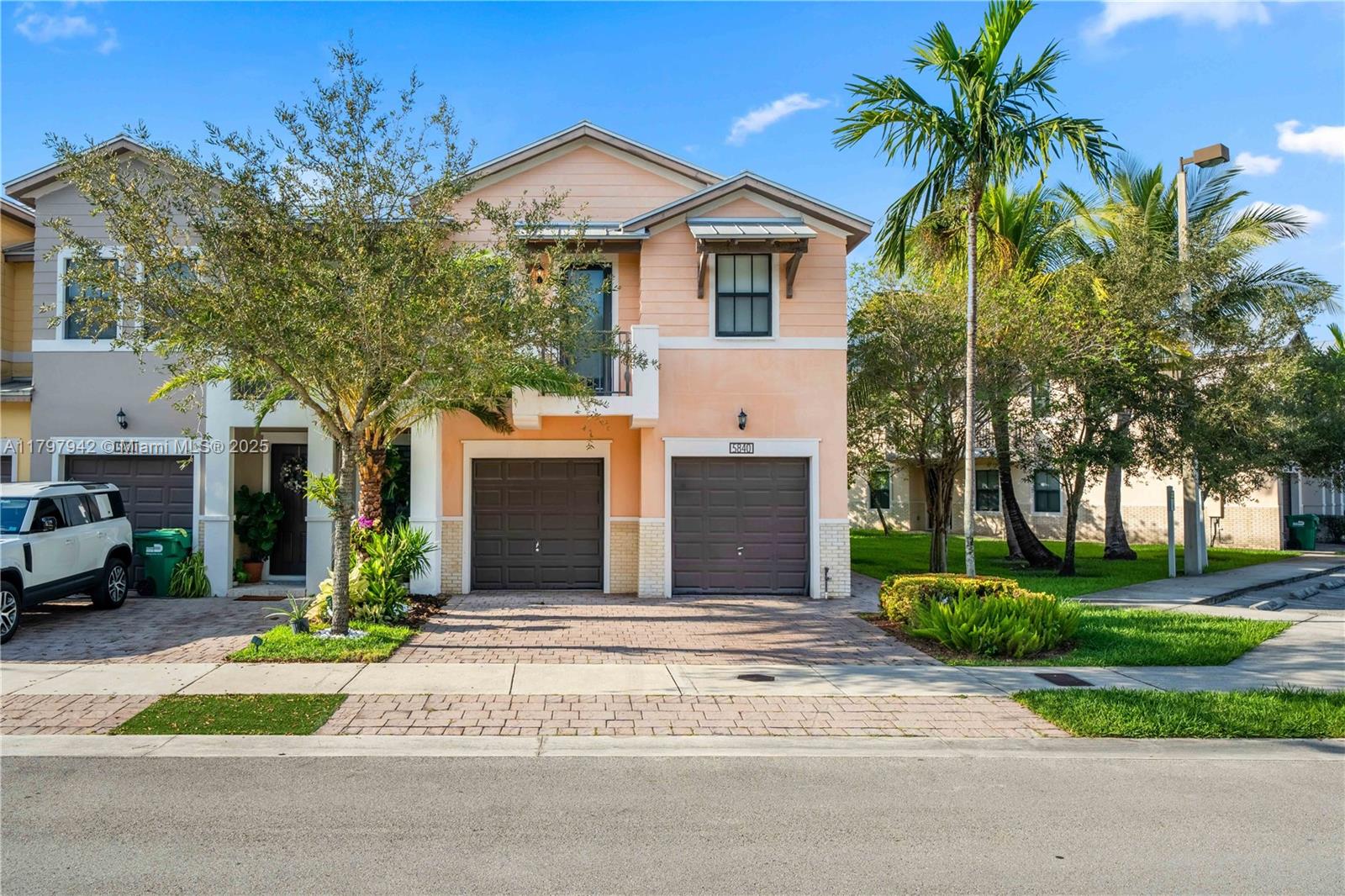 Rental Property at 5840 Nw 104th Ct 5840, Doral, Miami-Dade County, Florida - Bedrooms: 4 
Bathrooms: 4  - $4,800 MO.