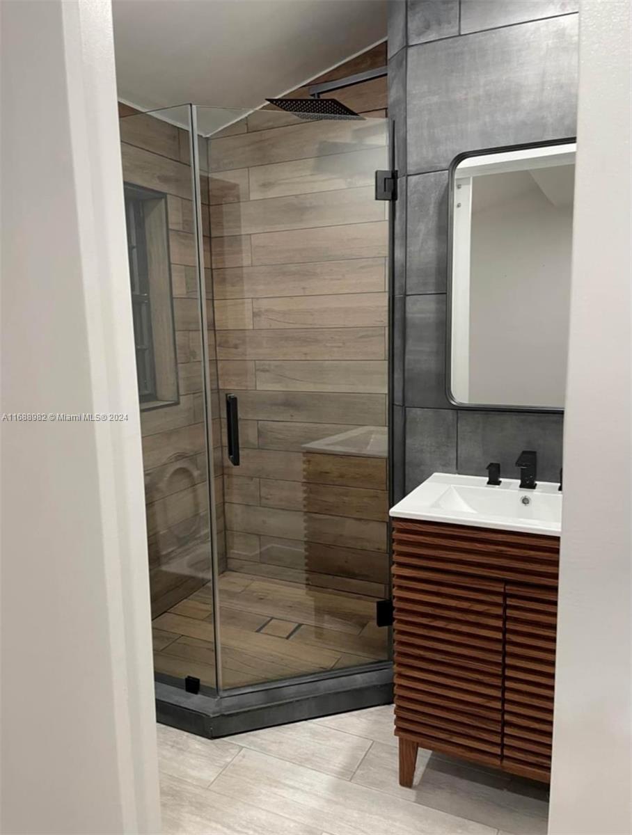 OAKLAWN SUB - Residential Lease