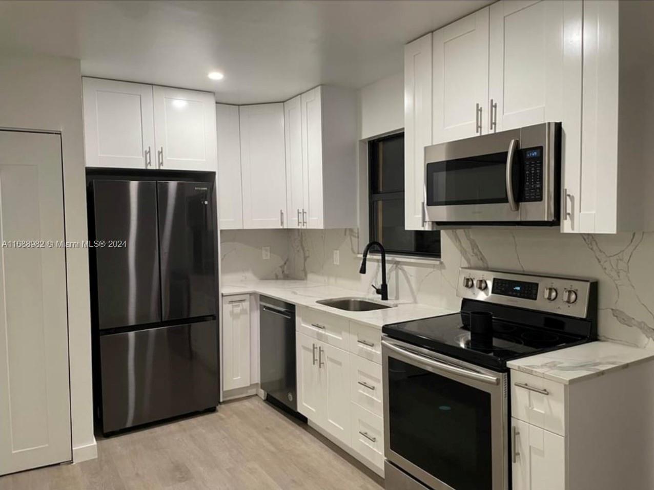 OAKLAWN SUB - Residential Lease