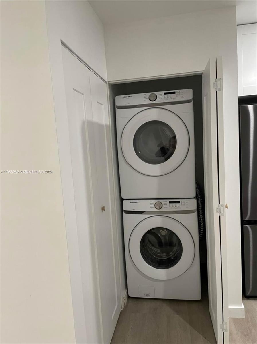 OAKLAWN SUB - Residential Lease