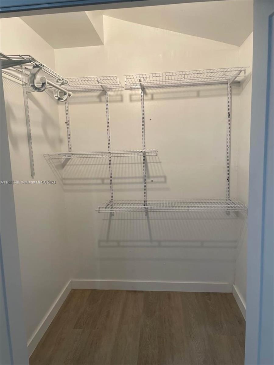 OAKLAWN SUB - Residential Lease