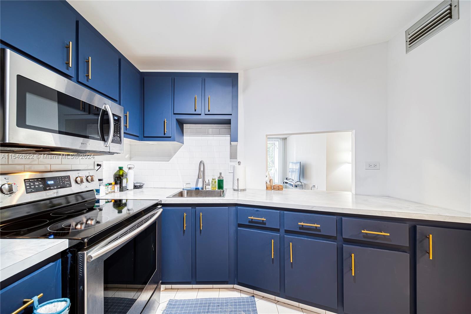 Move-in-ready furnished 1-bedroom,1bath at condo Jade Winds at North Miami Beach. corner unit offers complete privacy, balcony, carpet flooring throughout and on-site laundry facilities same level very close the unit. gated community ,security patrol, one parking assigned, near Aventura Mall, seamless access to major highways. first, last and security Easy to show.