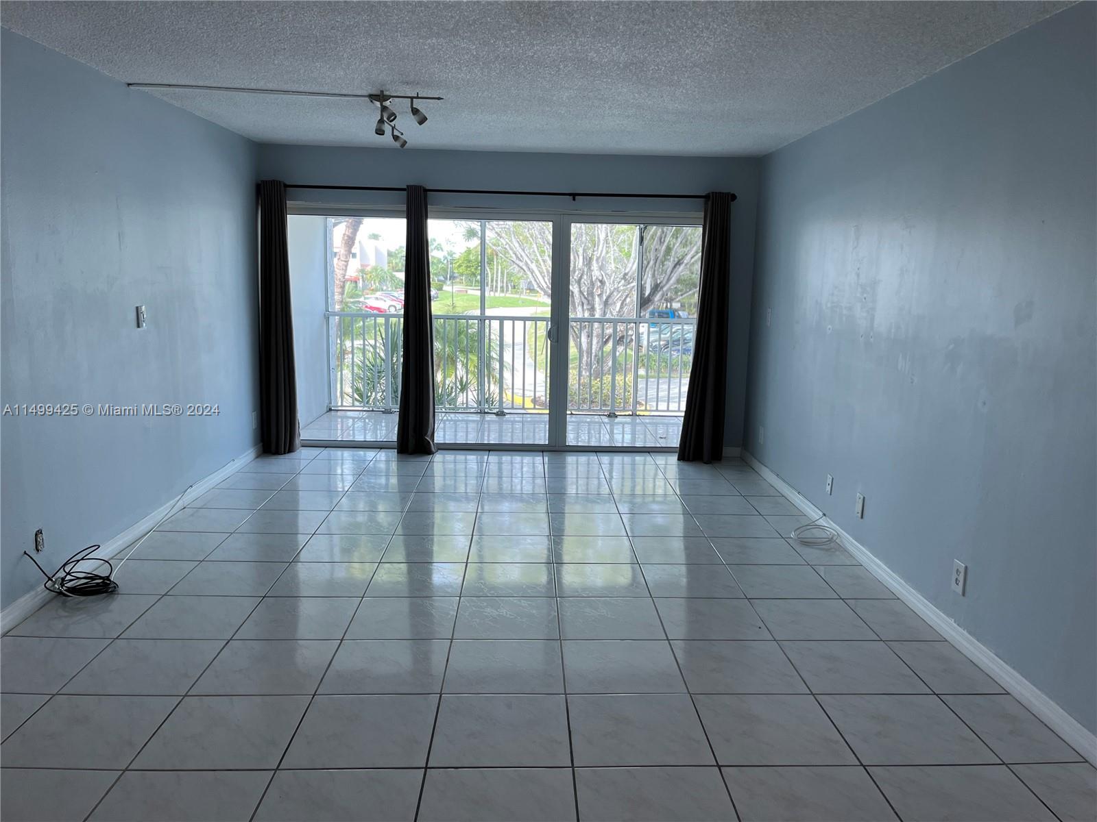 Racquet Club - Residential